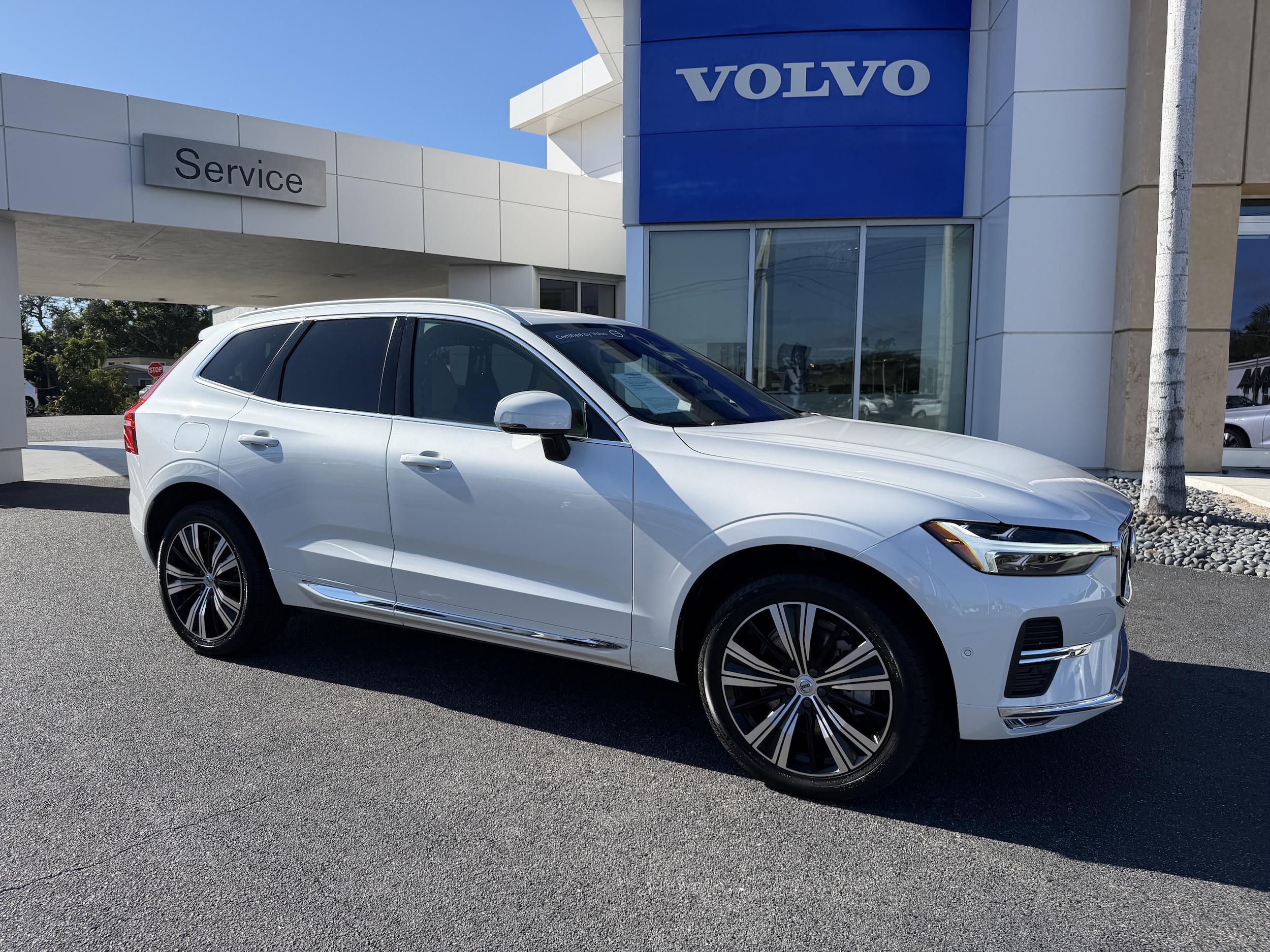 2022 Volvo XC60 Inscription's photo