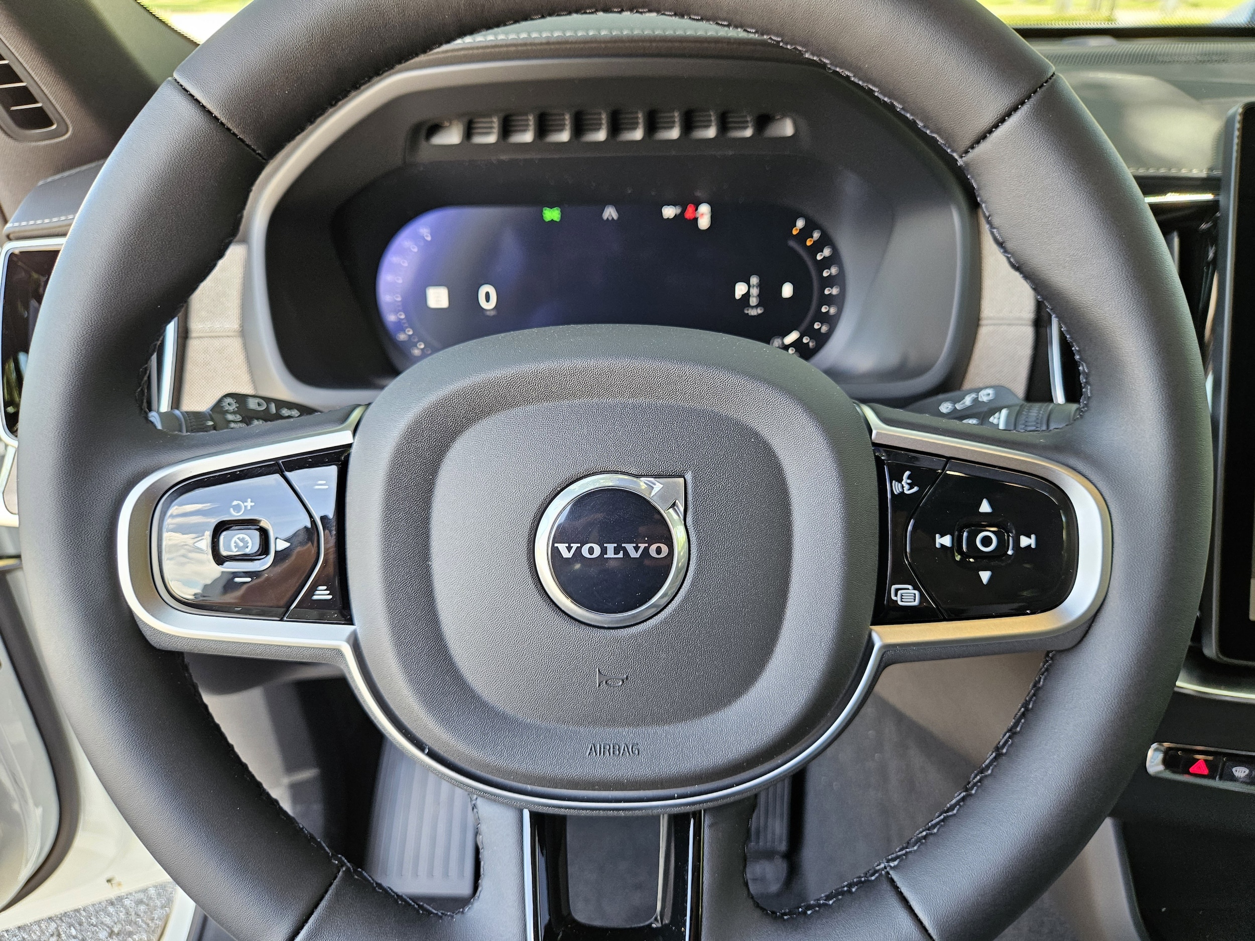 2026 Volvo XC90 Plus - Photo 35