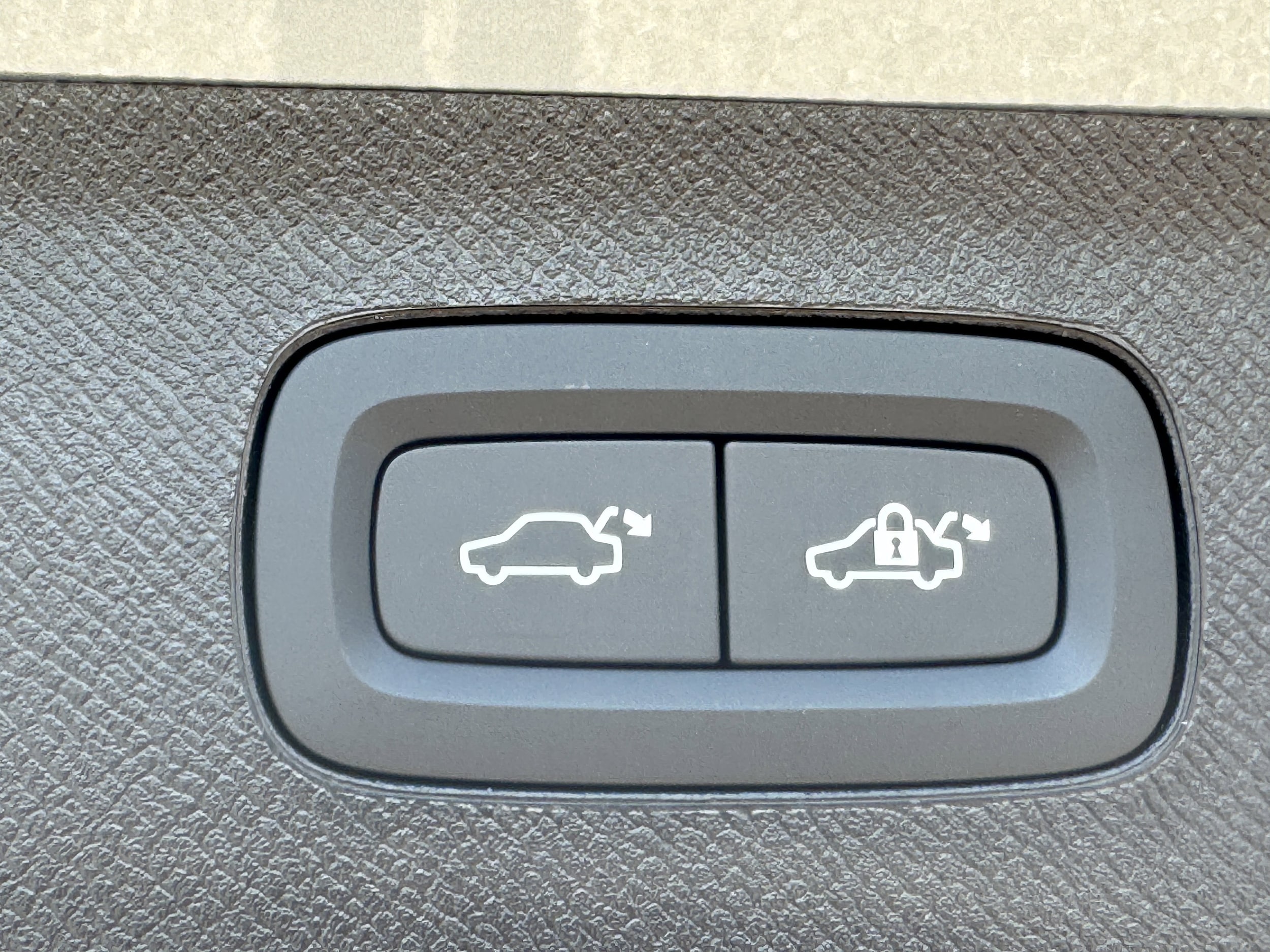 2026 Volvo XC90 Plus - Photo 11