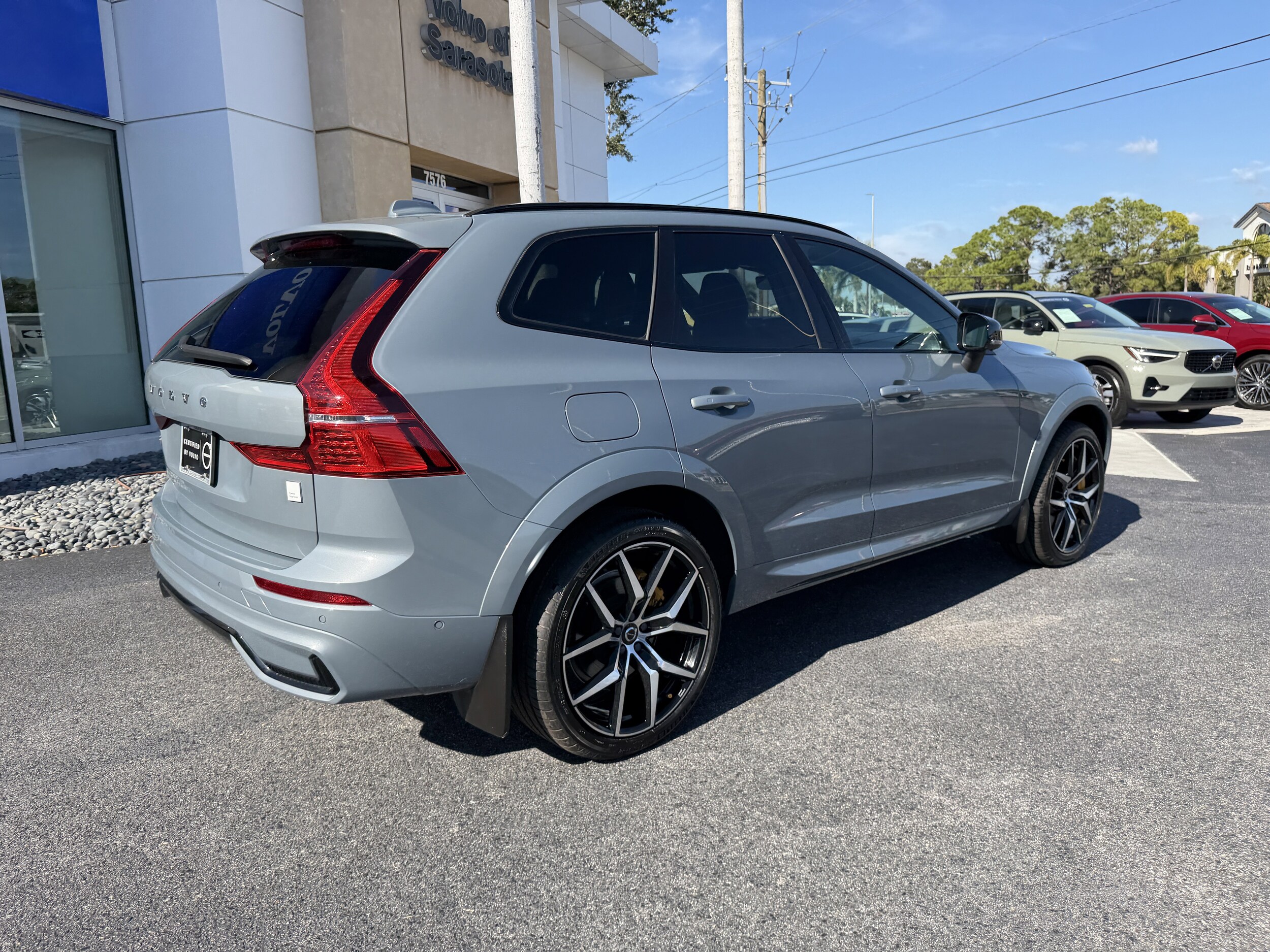 2022 Volvo XC60 Recharge Hybrid T8 Polestar photo 2
