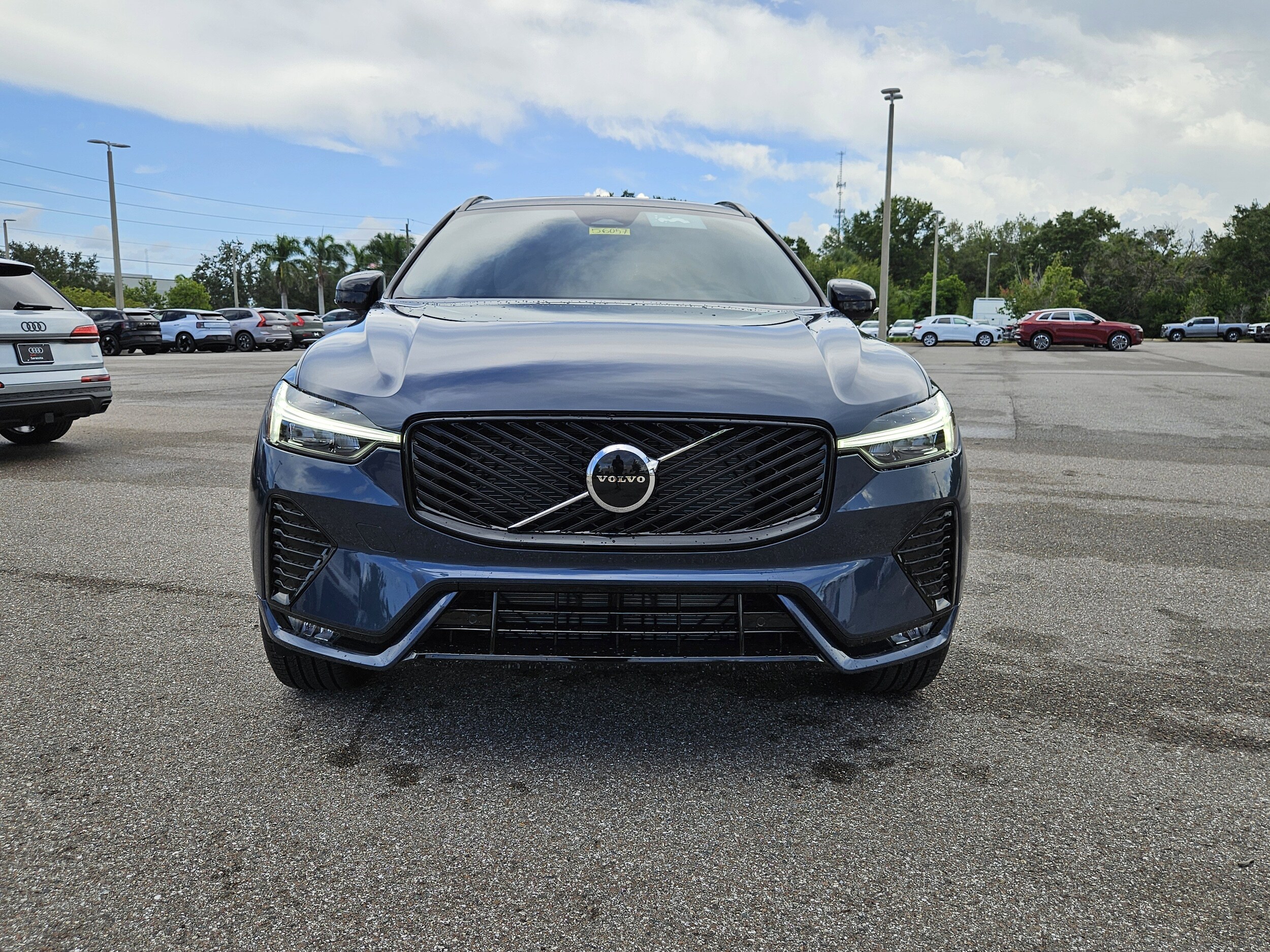 2026 Volvo XC60 B5 Core photo 2