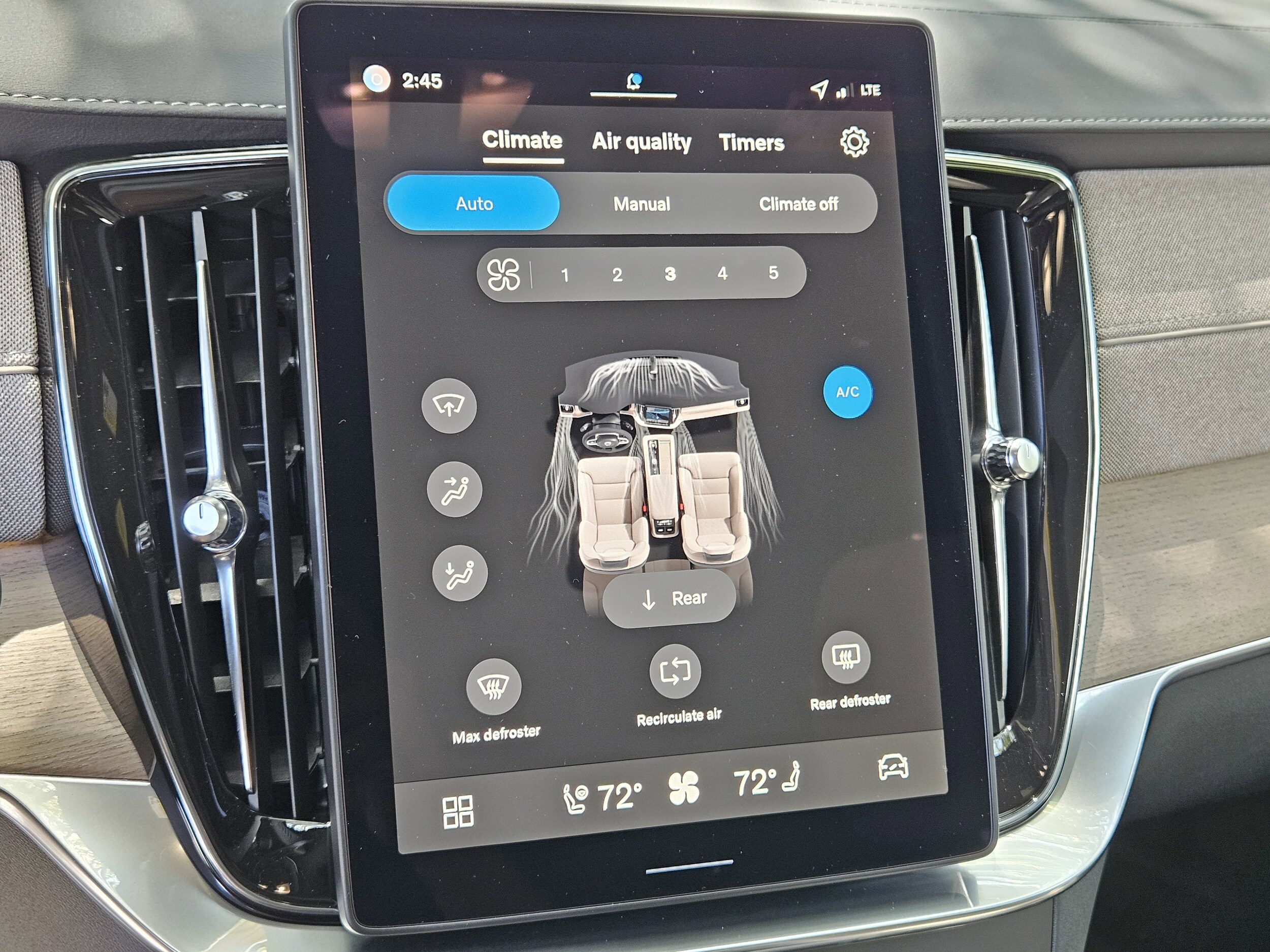 2026 Volvo XC90 Plus - Photo 29