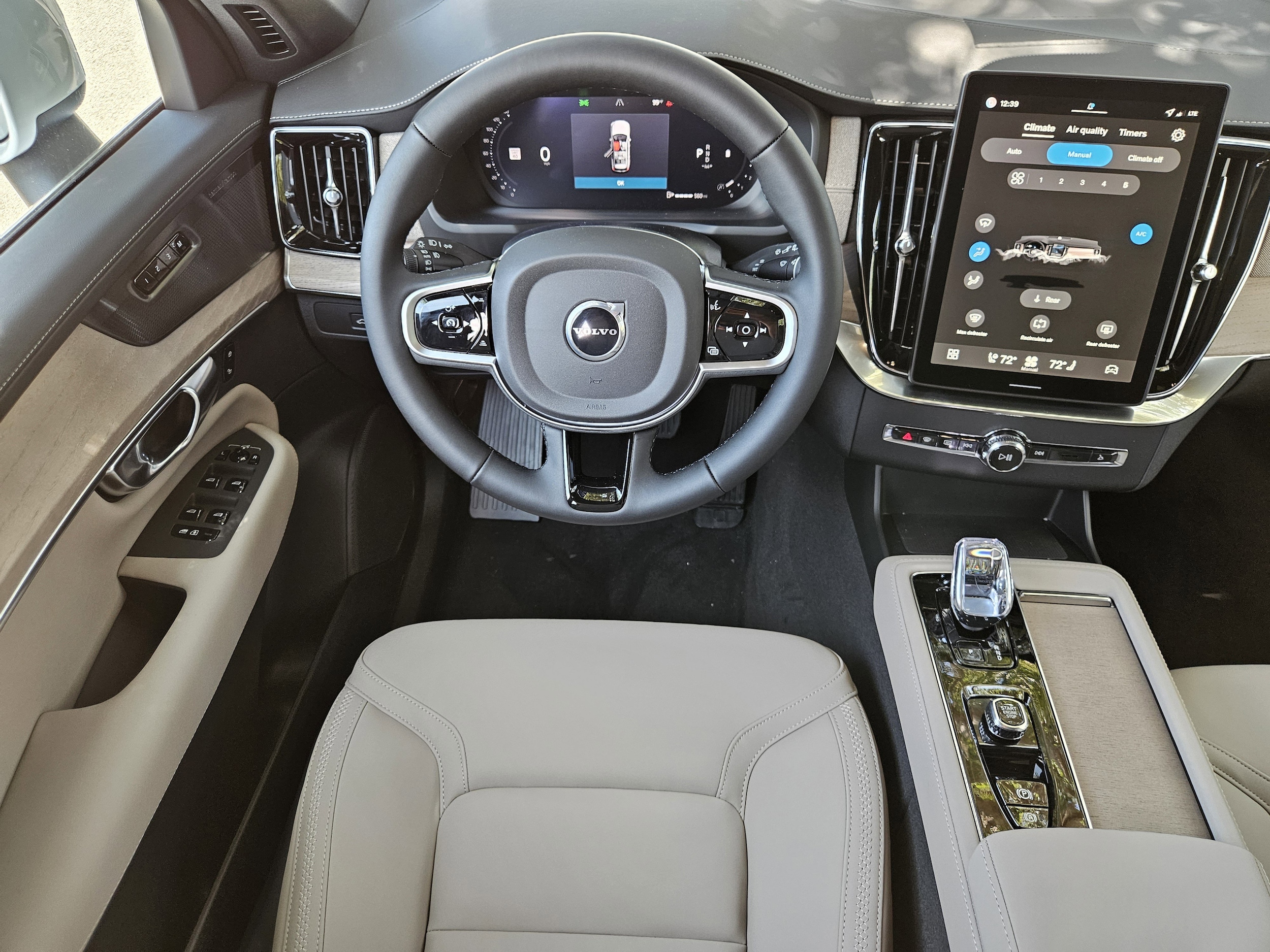 2026 Volvo XC90 Plus - Photo 17
