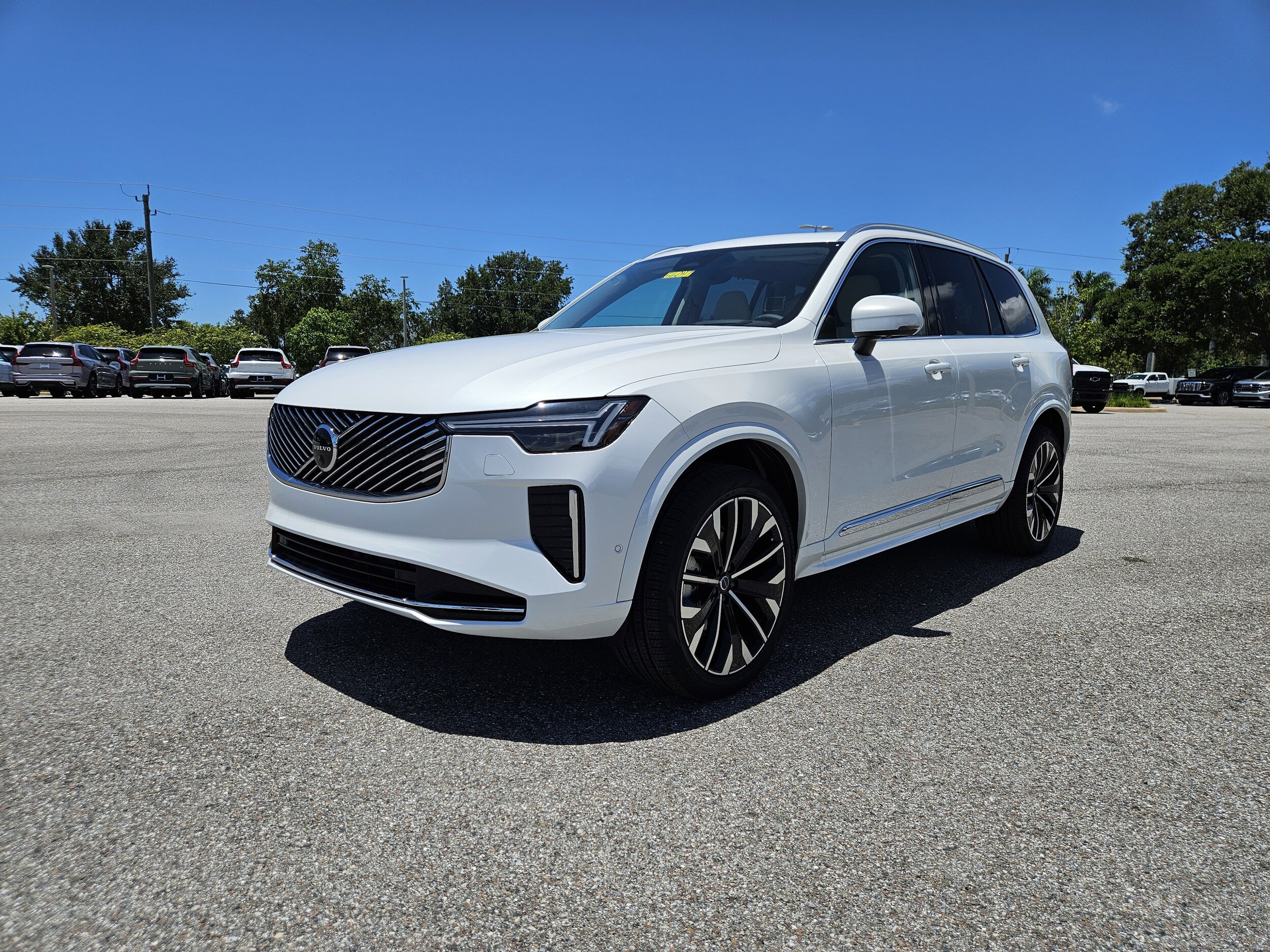 2026 Volvo XC90 photo 3