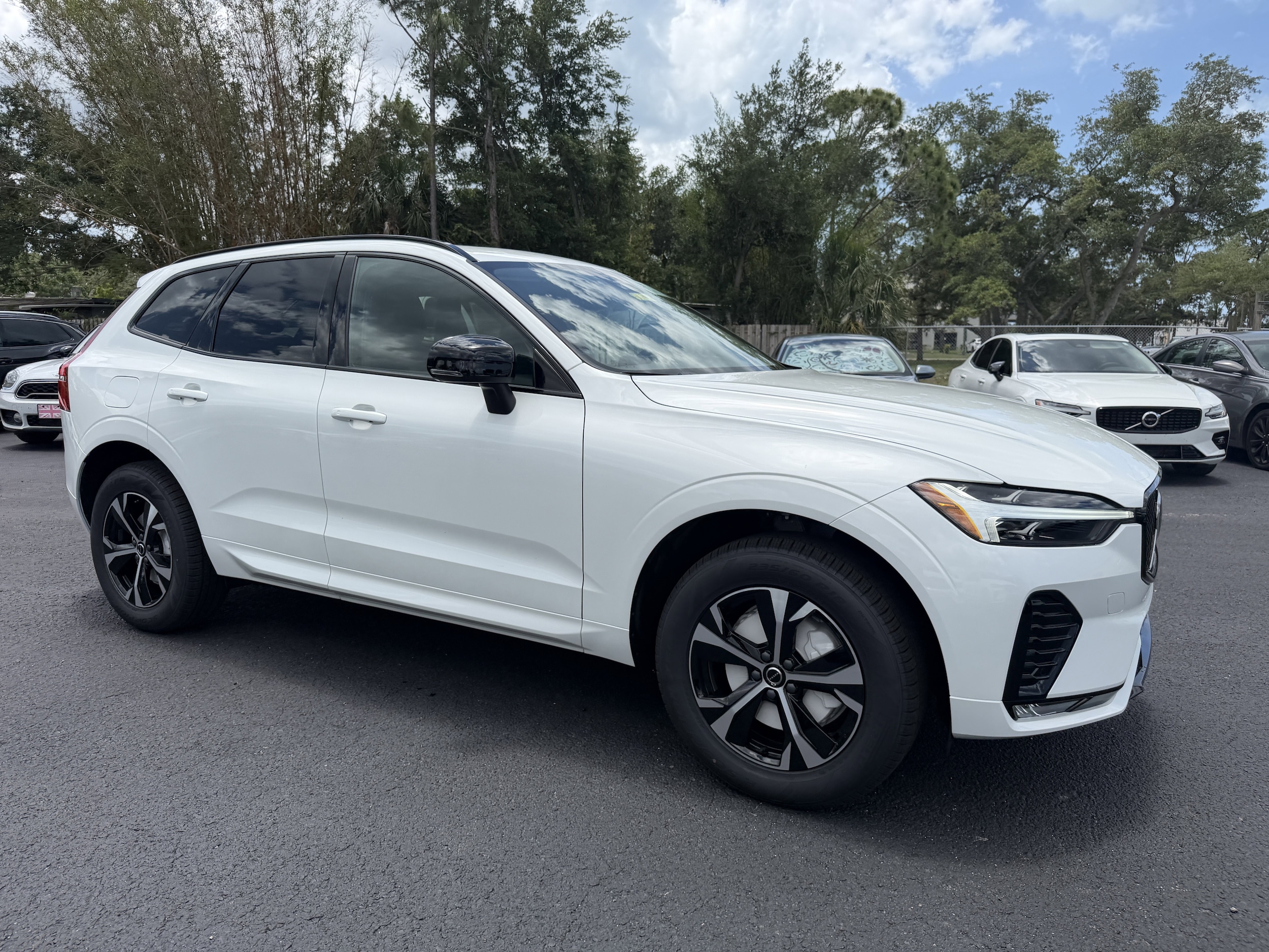2026 Volvo XC60 B5 Core Dark AWD's photo