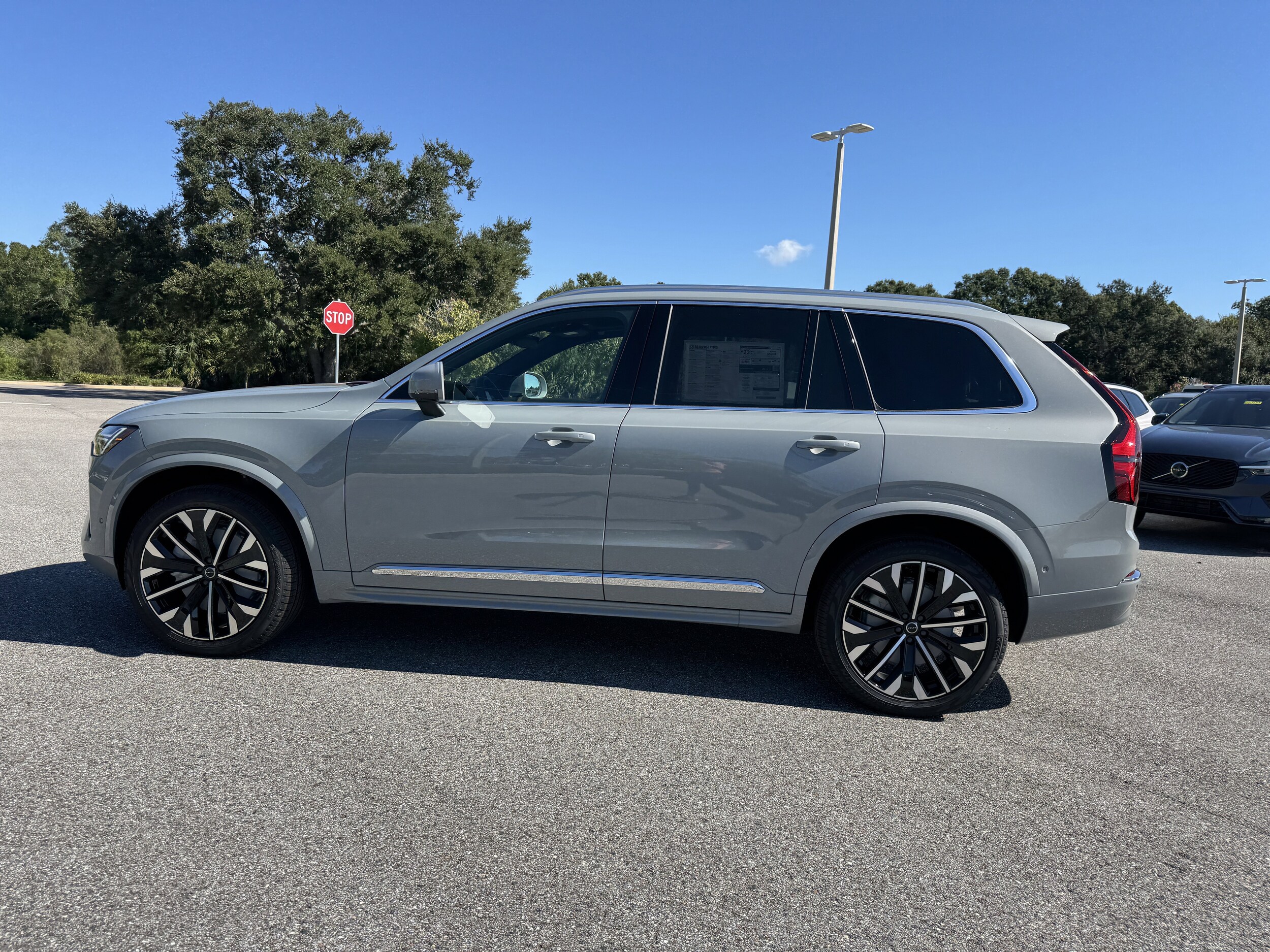 2026 Volvo XC90 Plus - Photo 6