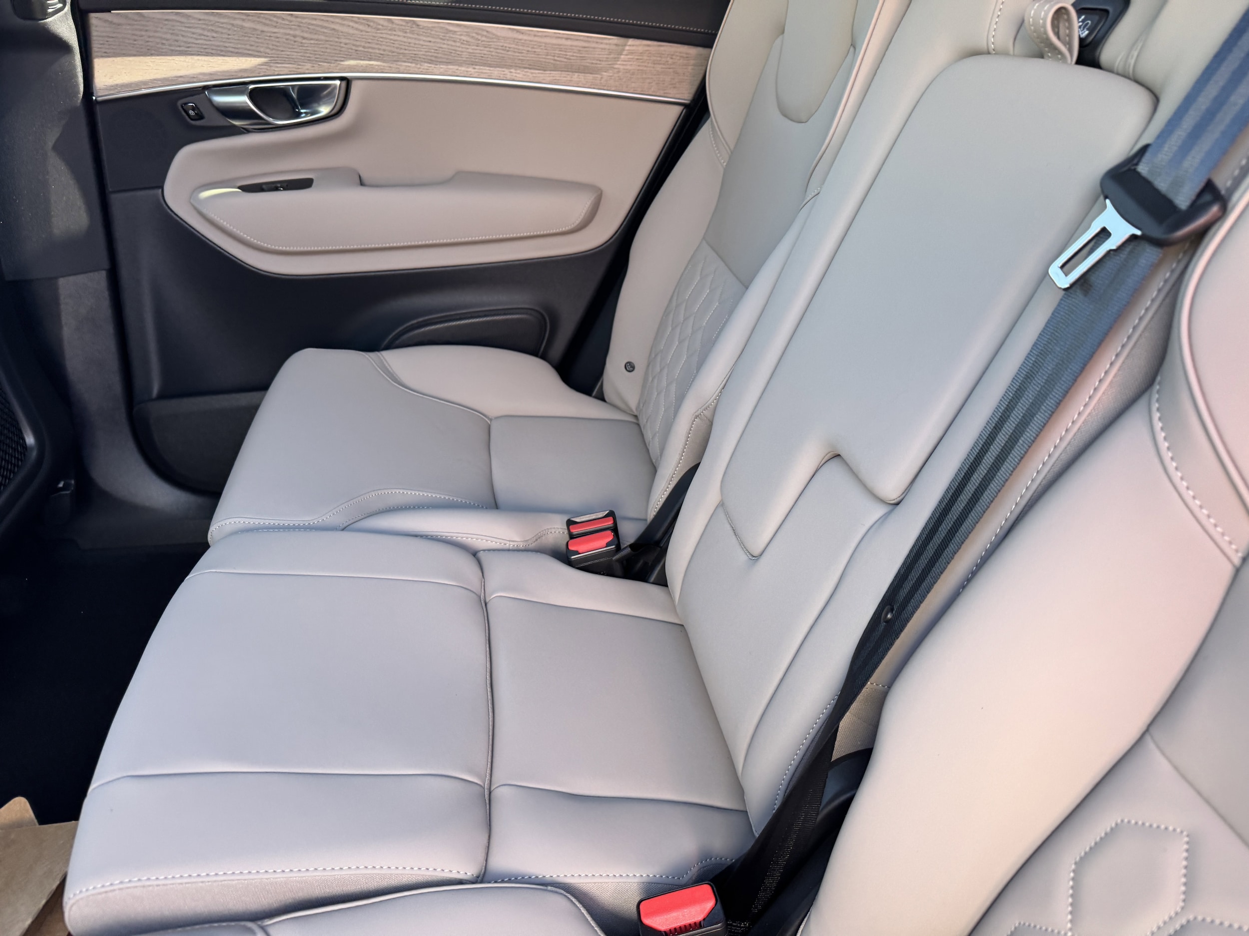 2026 Volvo XC90 Plus - Photo 17