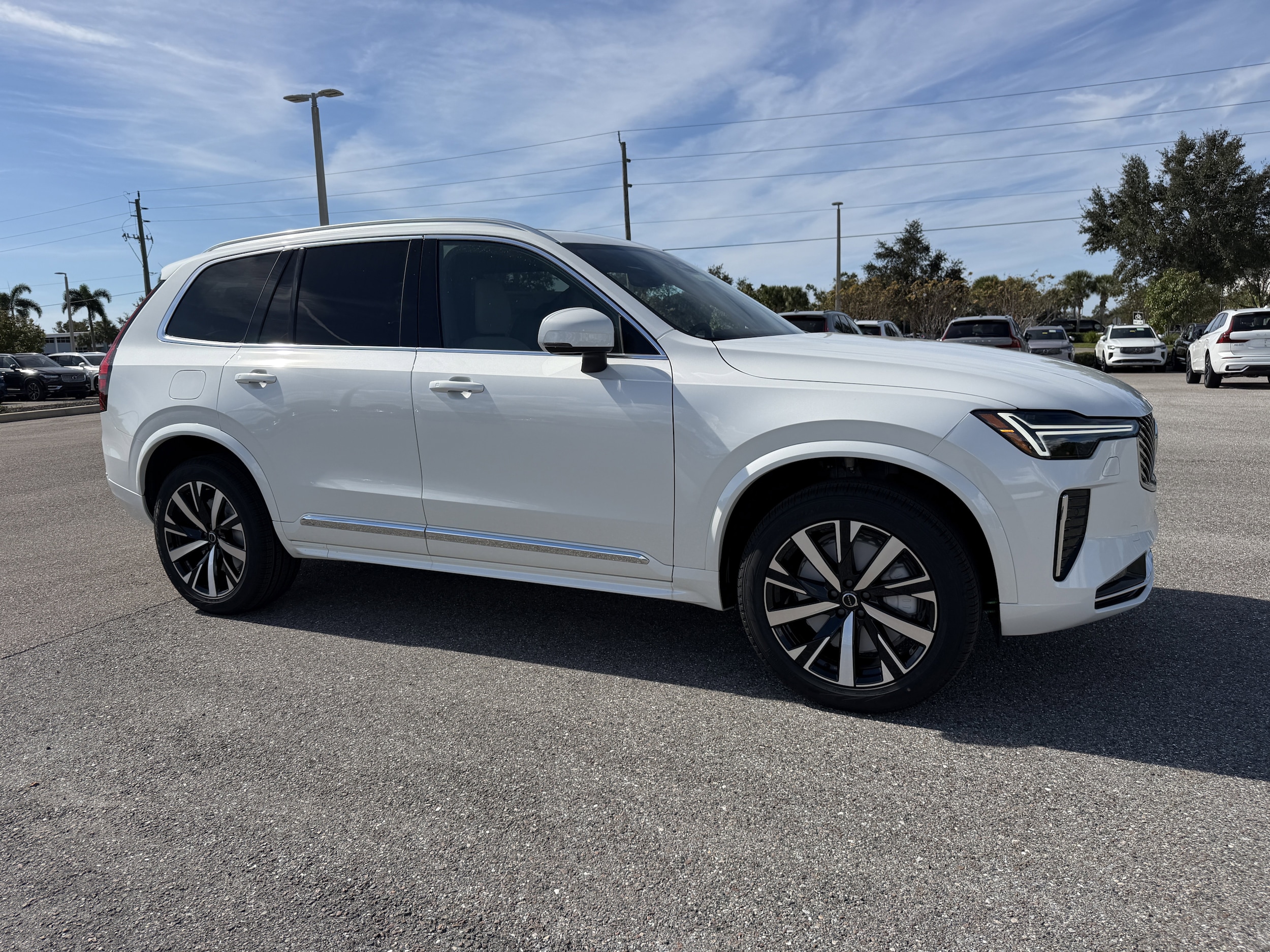 2026 Volvo XC90 Core's photo