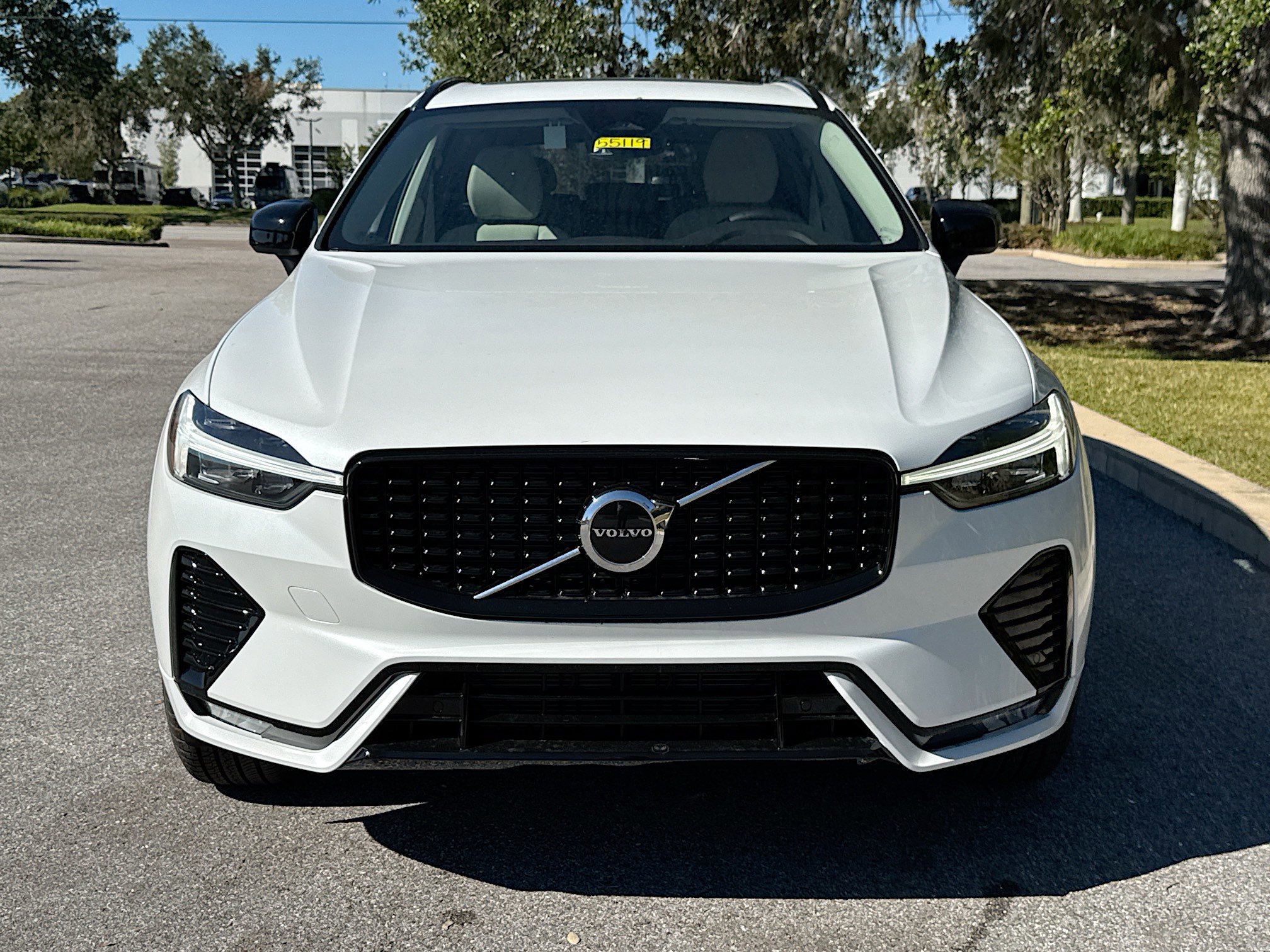 2025 Volvo XC60 B5 Core photo 4
