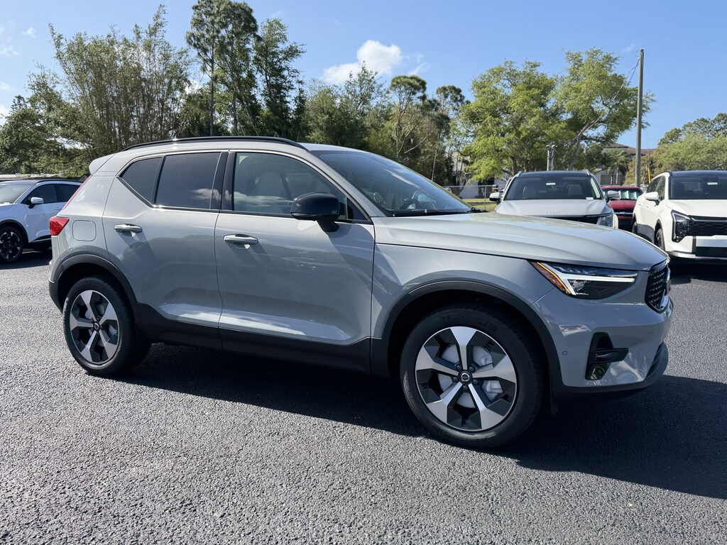 New 2026 Volvo XC40 B5 Plus SUV