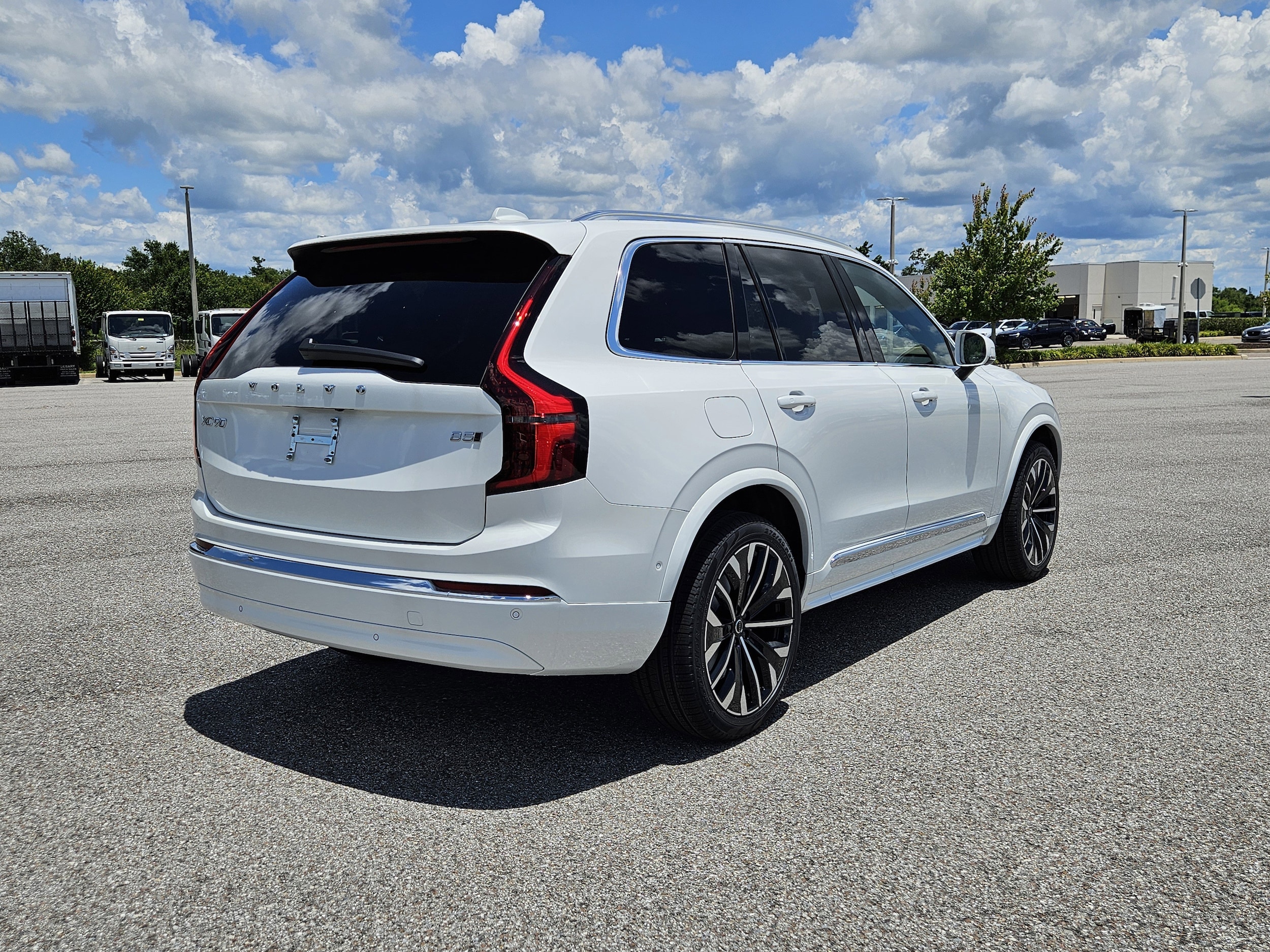 2026 Volvo XC90 Plus - Photo 7
