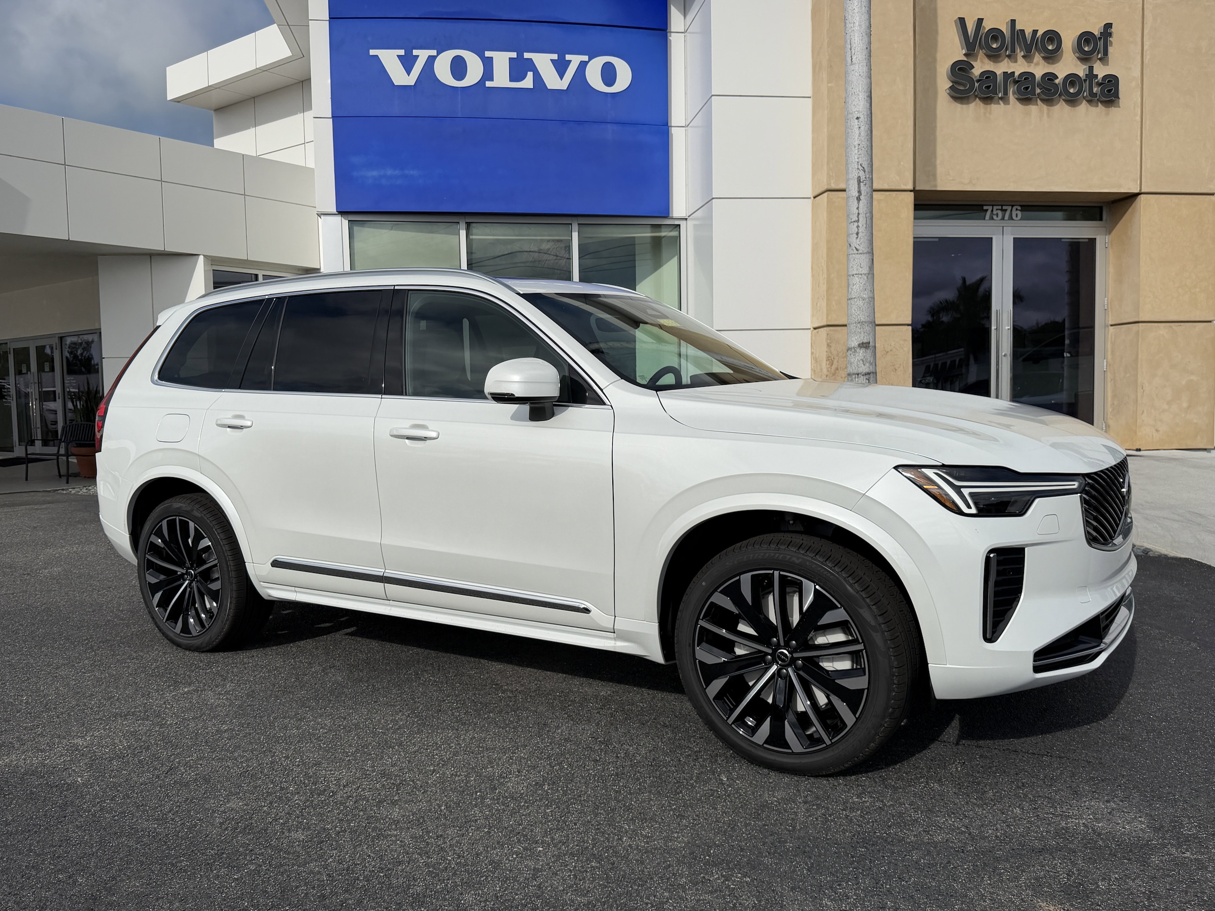 2026 Volvo XC90 Core's photo