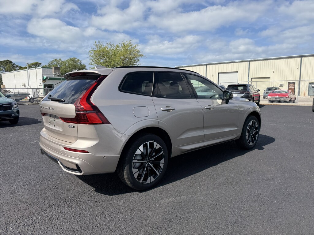 New 2026 Volvo XC60 B5 Plus SUV