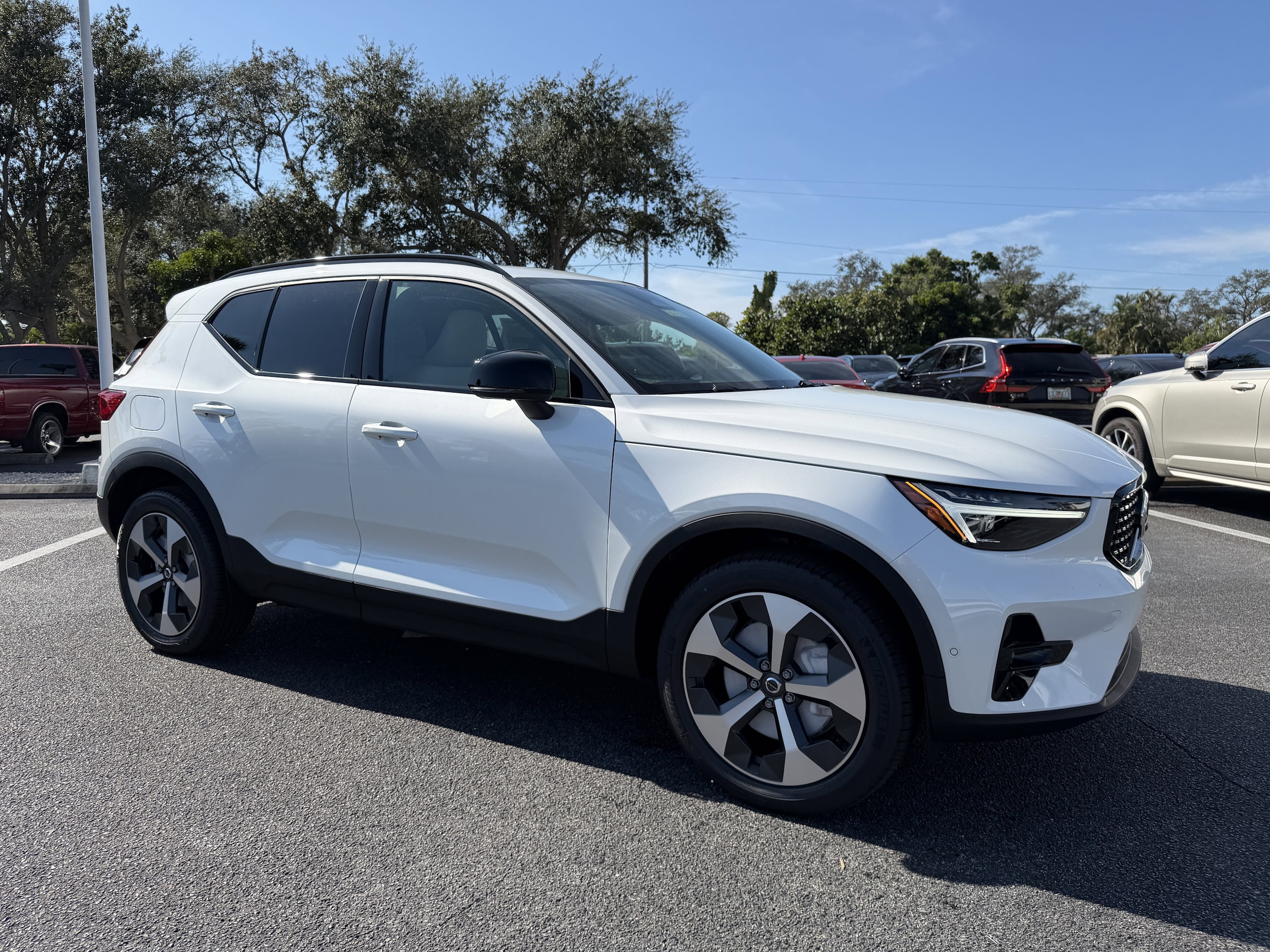 2026 Volvo XC40 Plus's photo
