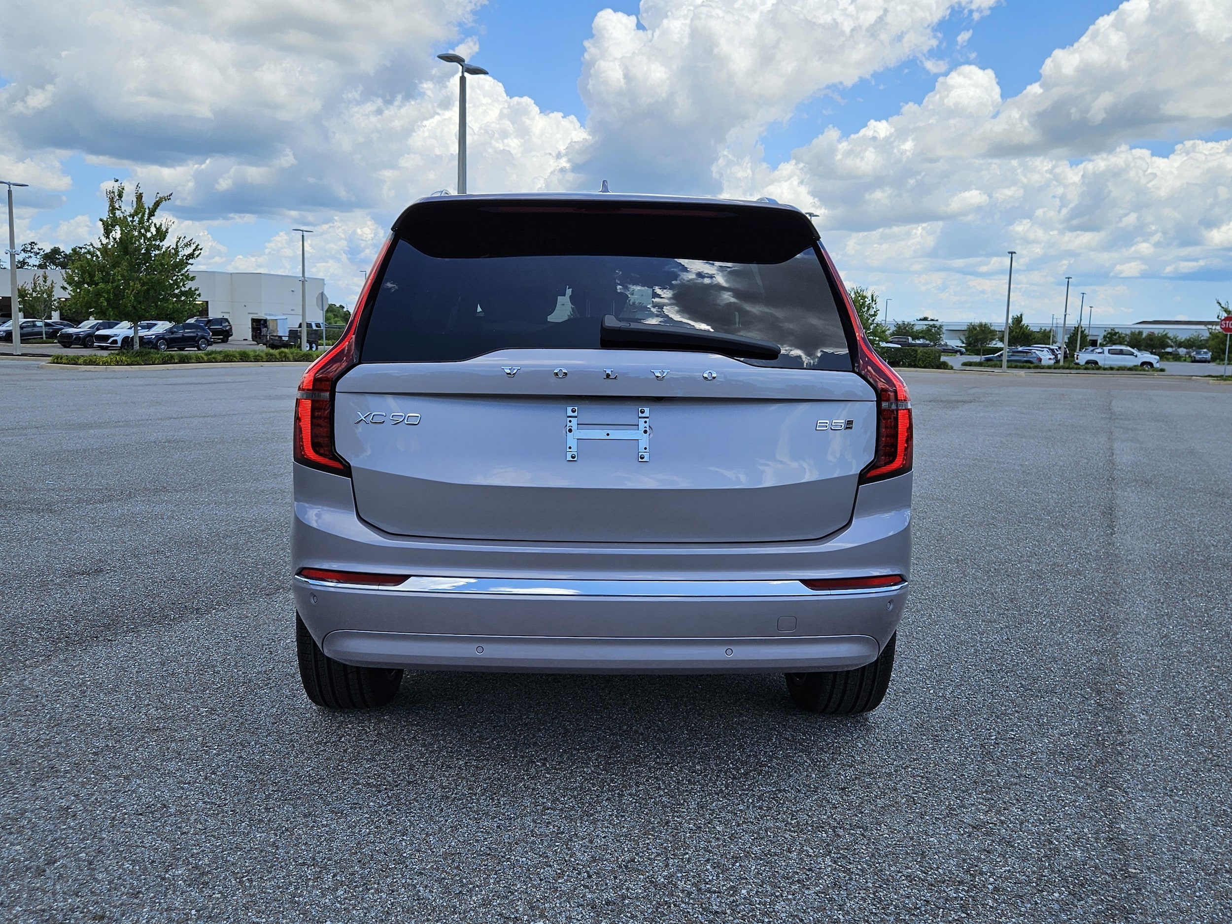 2026 Volvo XC90 Plus - Photo 6