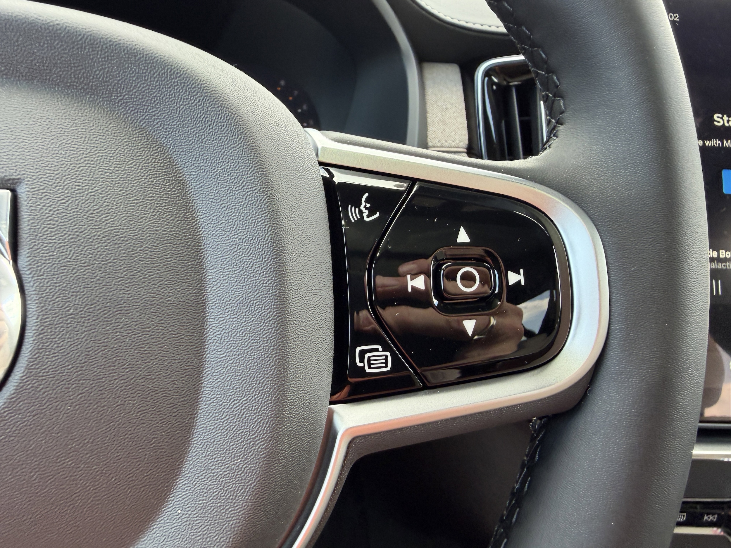 2026 Volvo XC90 Plus - Photo 24