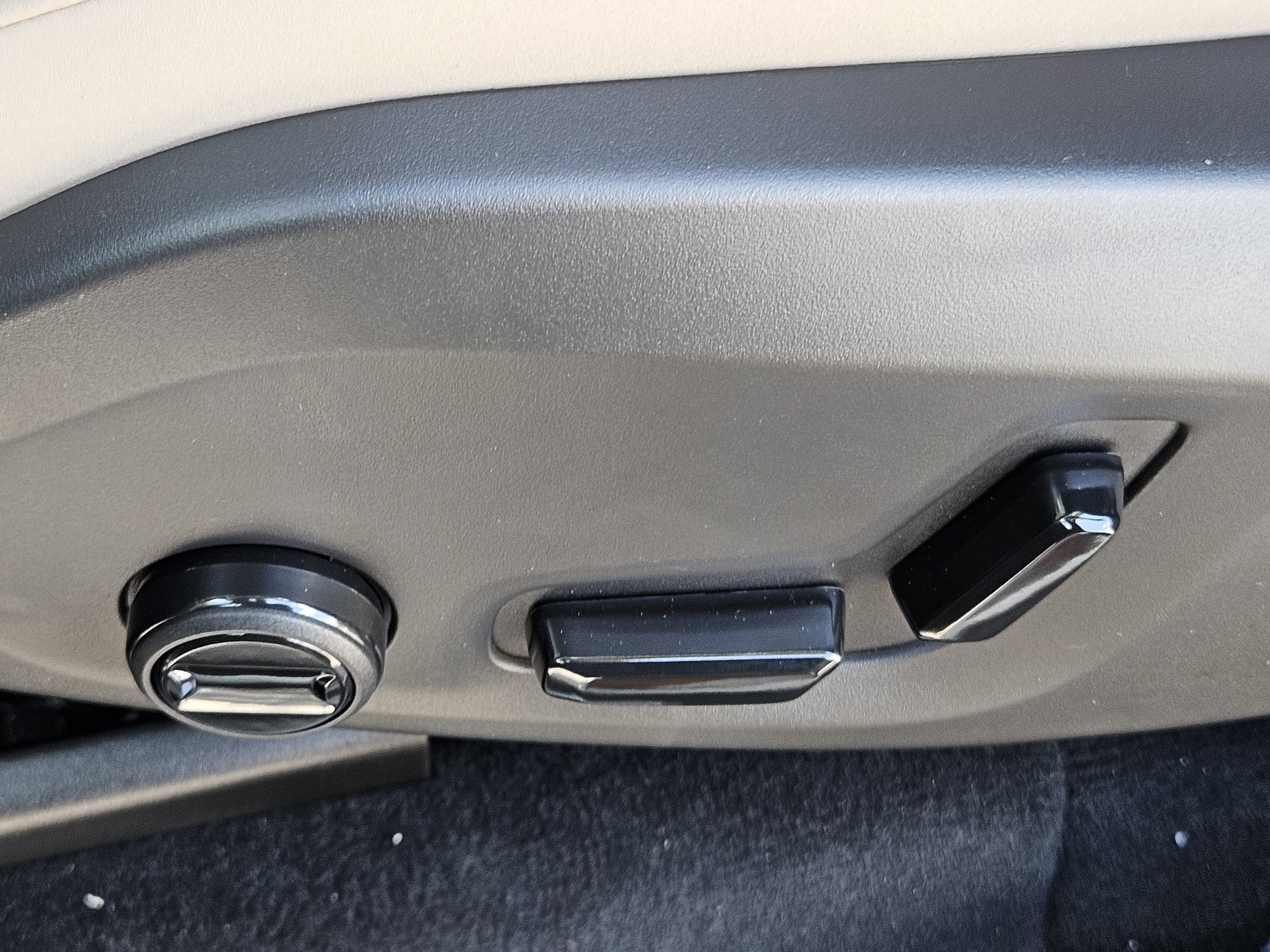 2026 Volvo XC90 Plus - Photo 24