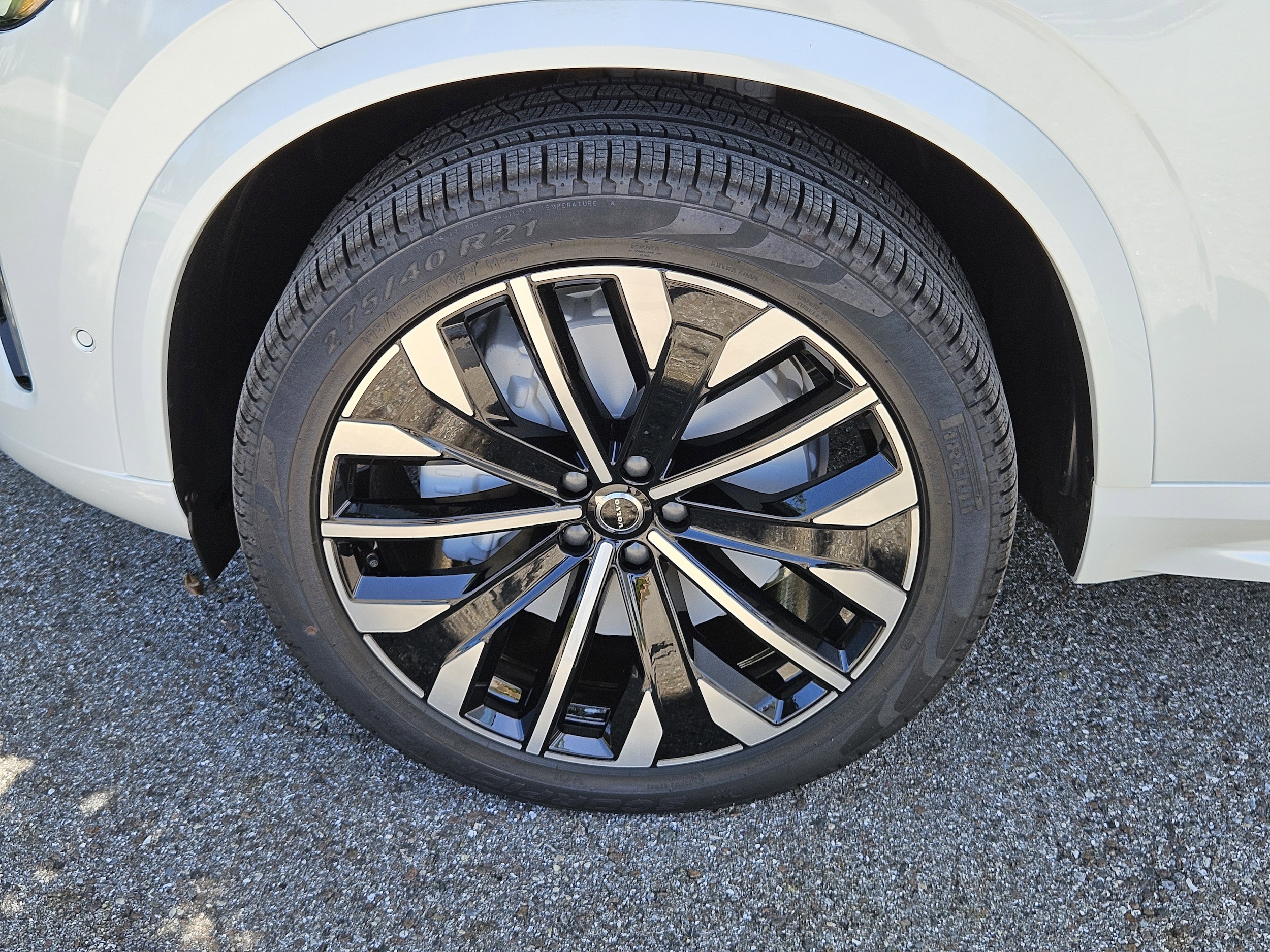 2026 Volvo XC90 Plus - Photo 37
