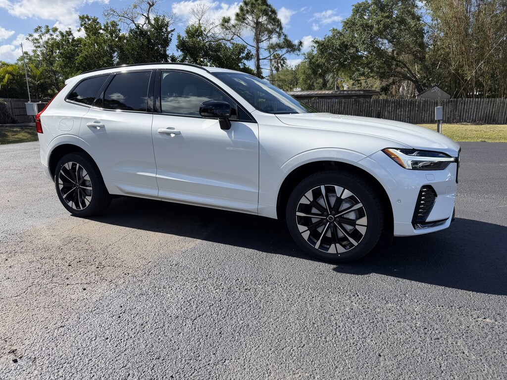 New 2026 Volvo XC60 B5 Plus SUV
