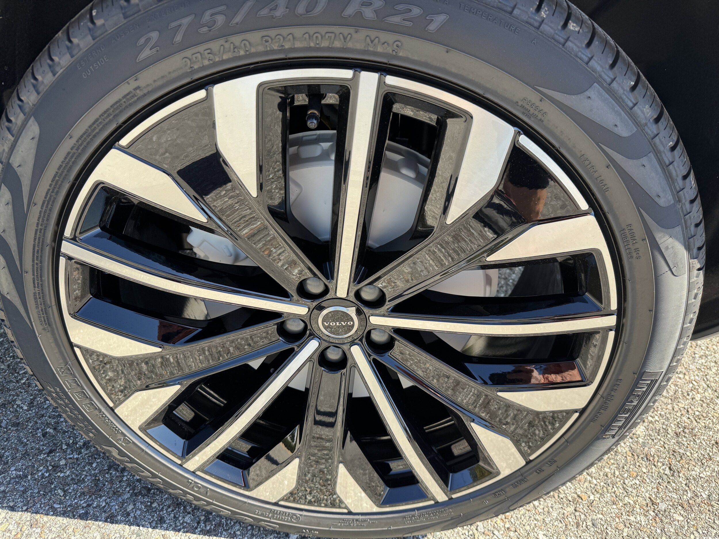 2026 Volvo XC90 Plus - Photo 33