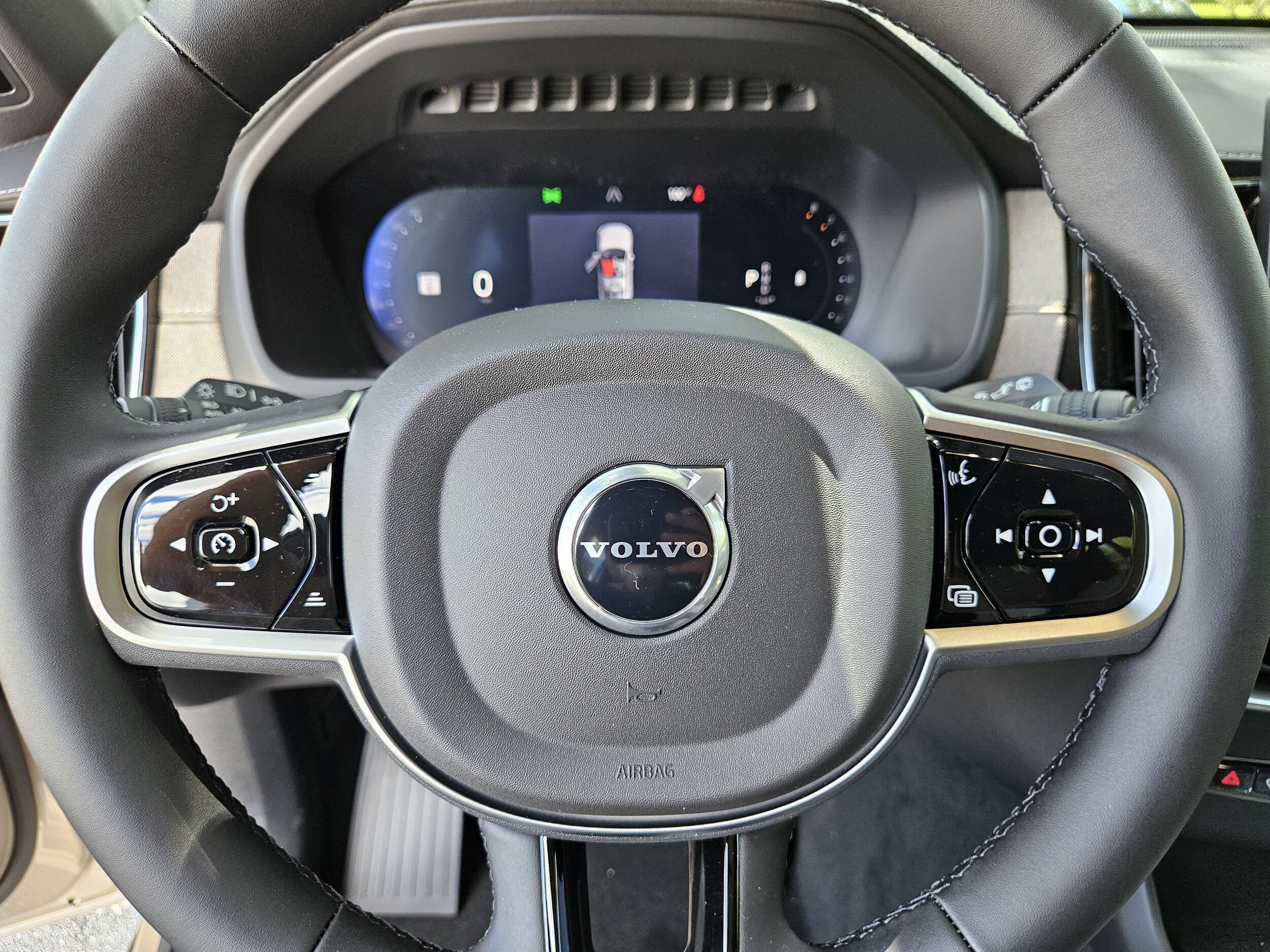 2026 Volvo XC90 Plus - Photo 35