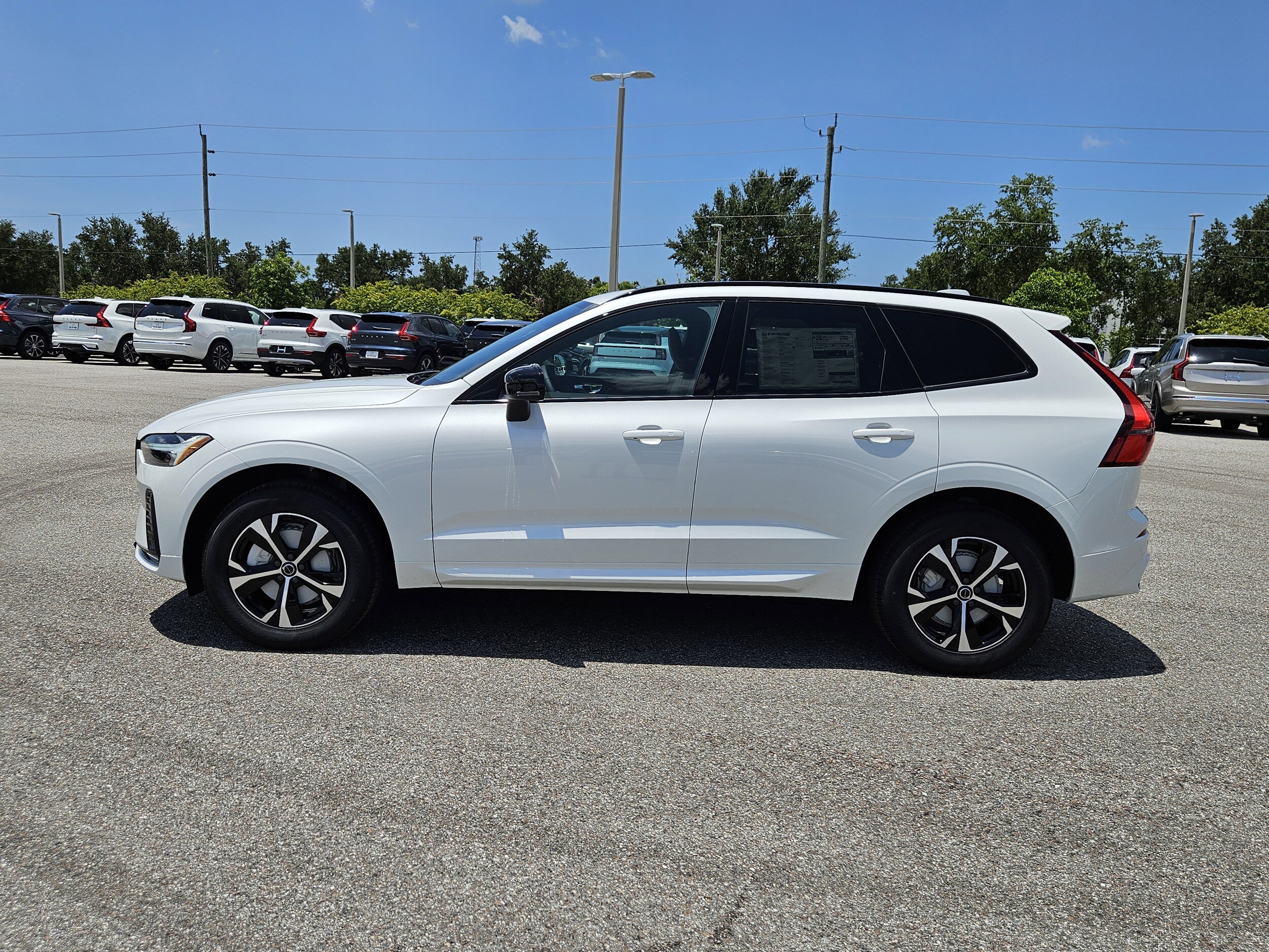 2026 Volvo XC60 B5 Core photo 2