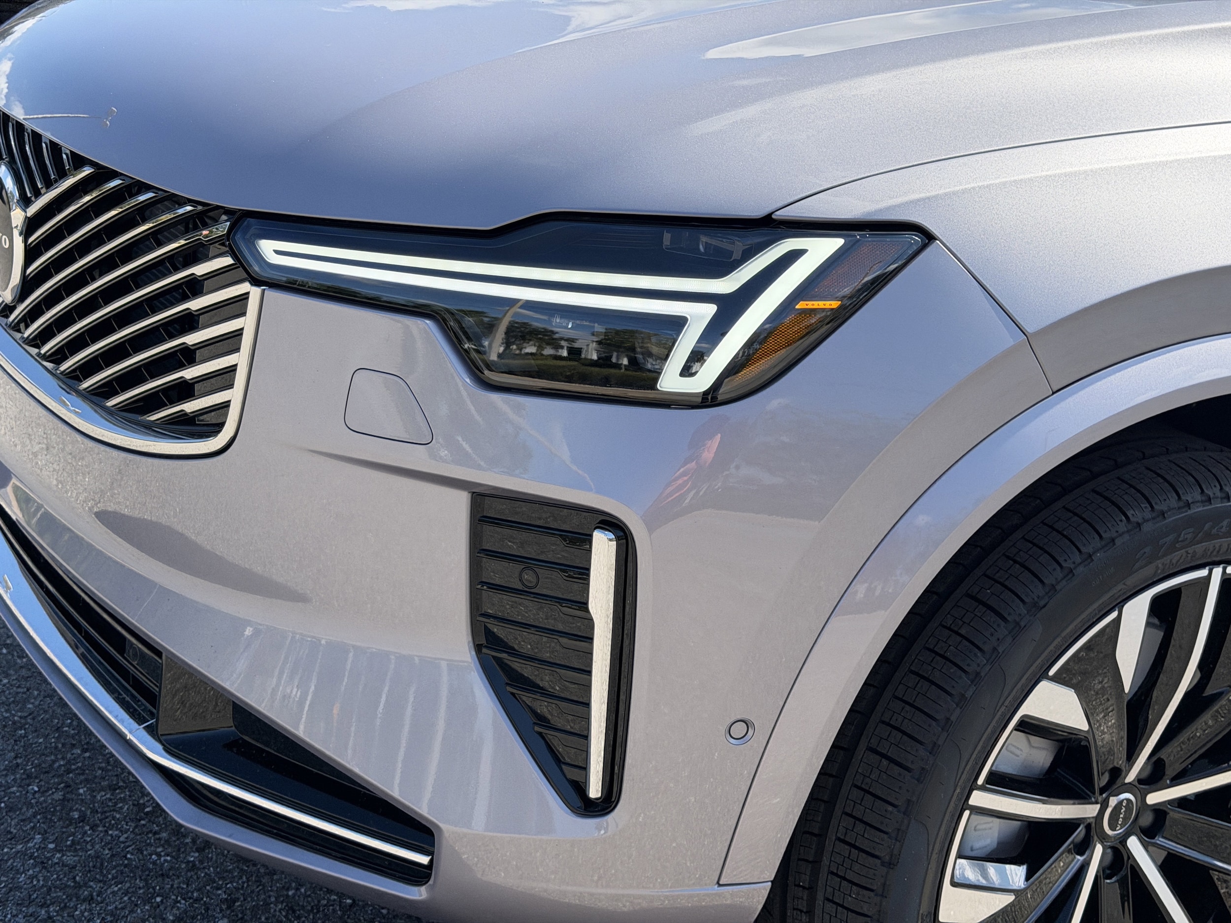 2026 Volvo XC90 Plus - Photo 8