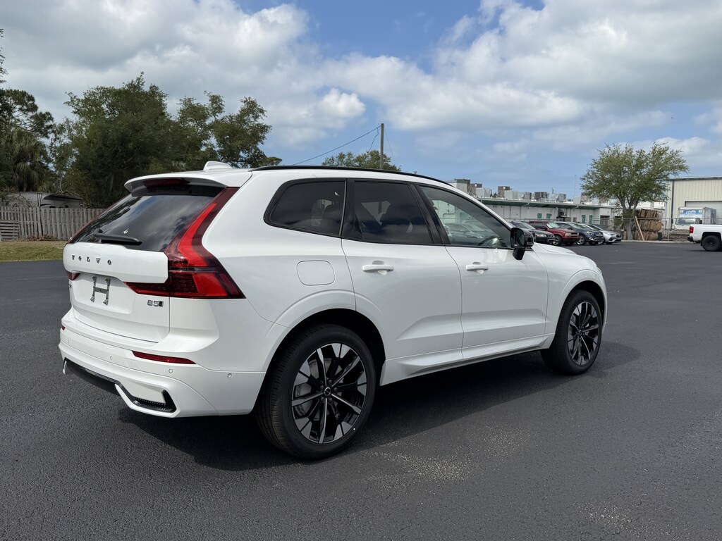New 2026 Volvo XC60 B5 Plus SUV