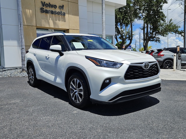2020 Toyota Highlander XLE SUV for sale in Sarasota, FL