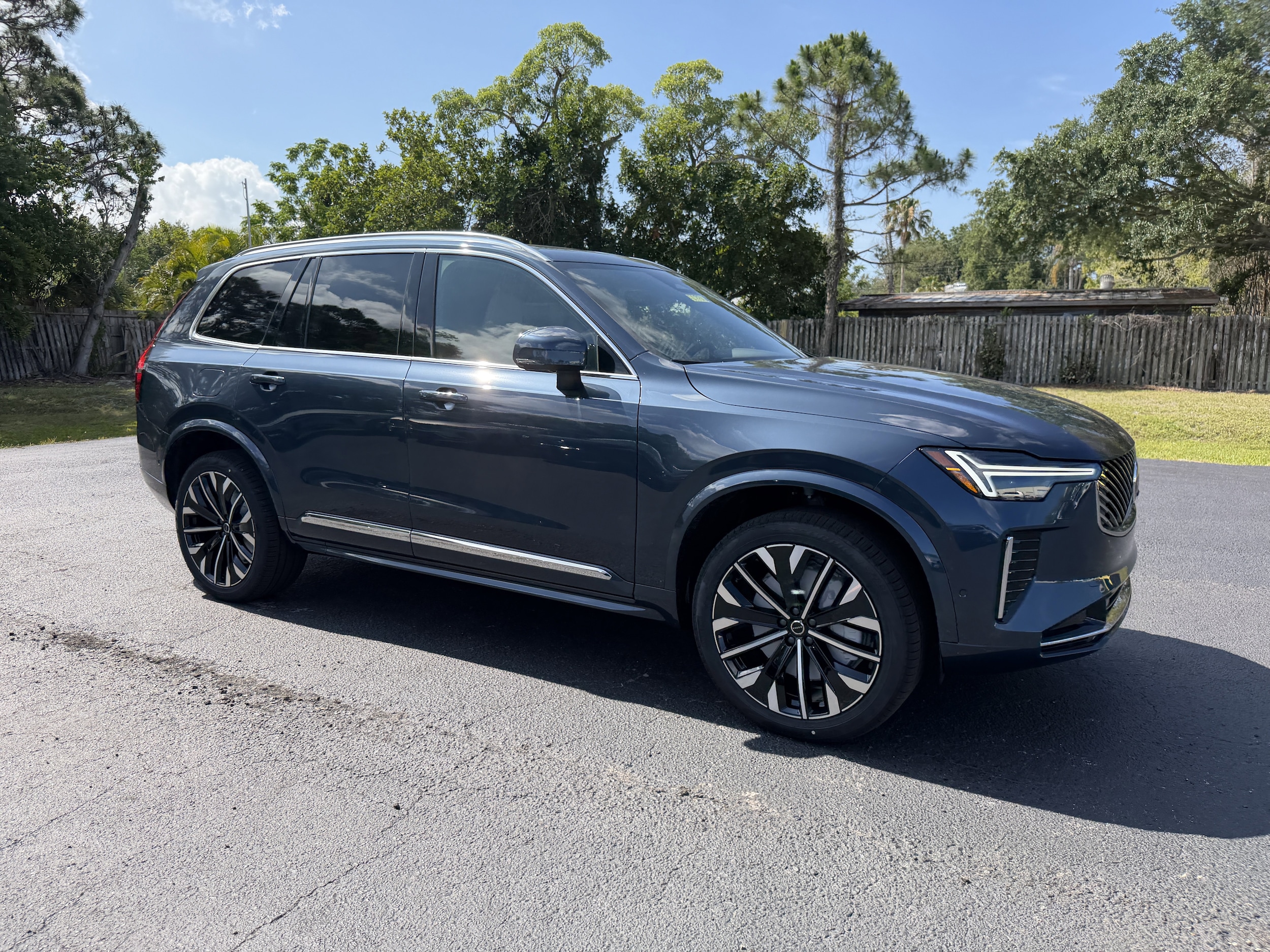 2026 Volvo XC90 B6 Plus Bright 7-Seater 4WD's photo