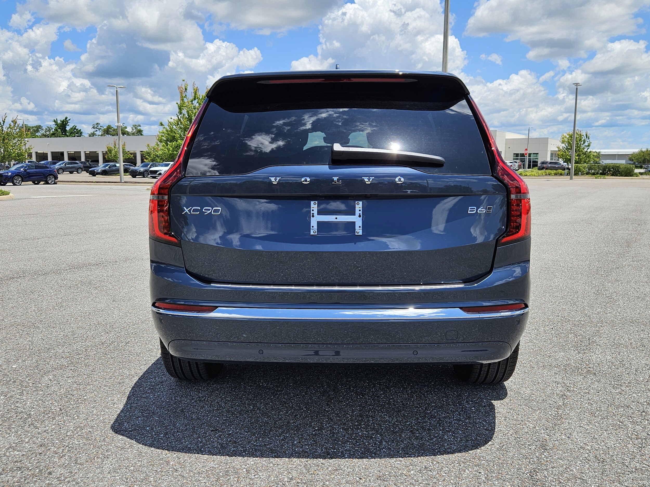 2026 Volvo XC90 Plus - Photo 6