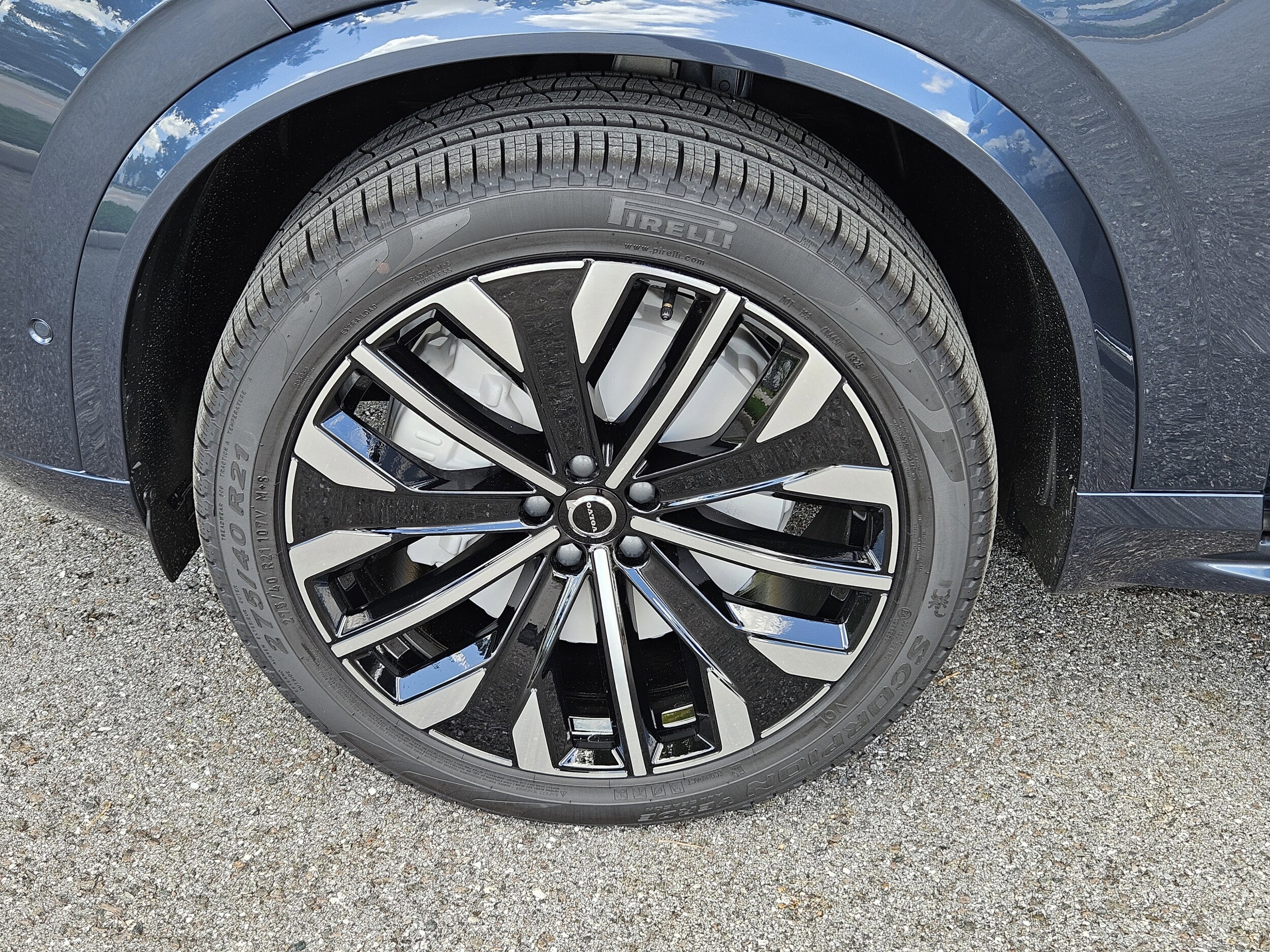 2026 Volvo XC90 Plus - Photo 37