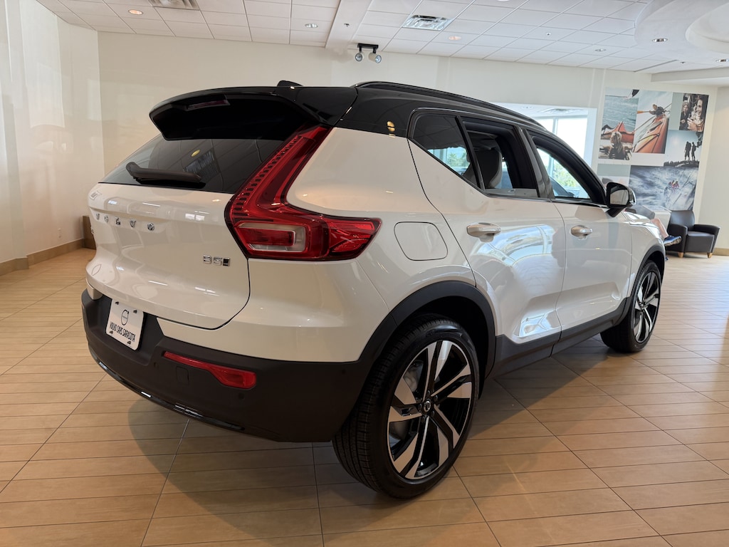 New 2026 Volvo XC40 B5 Ultra SUV