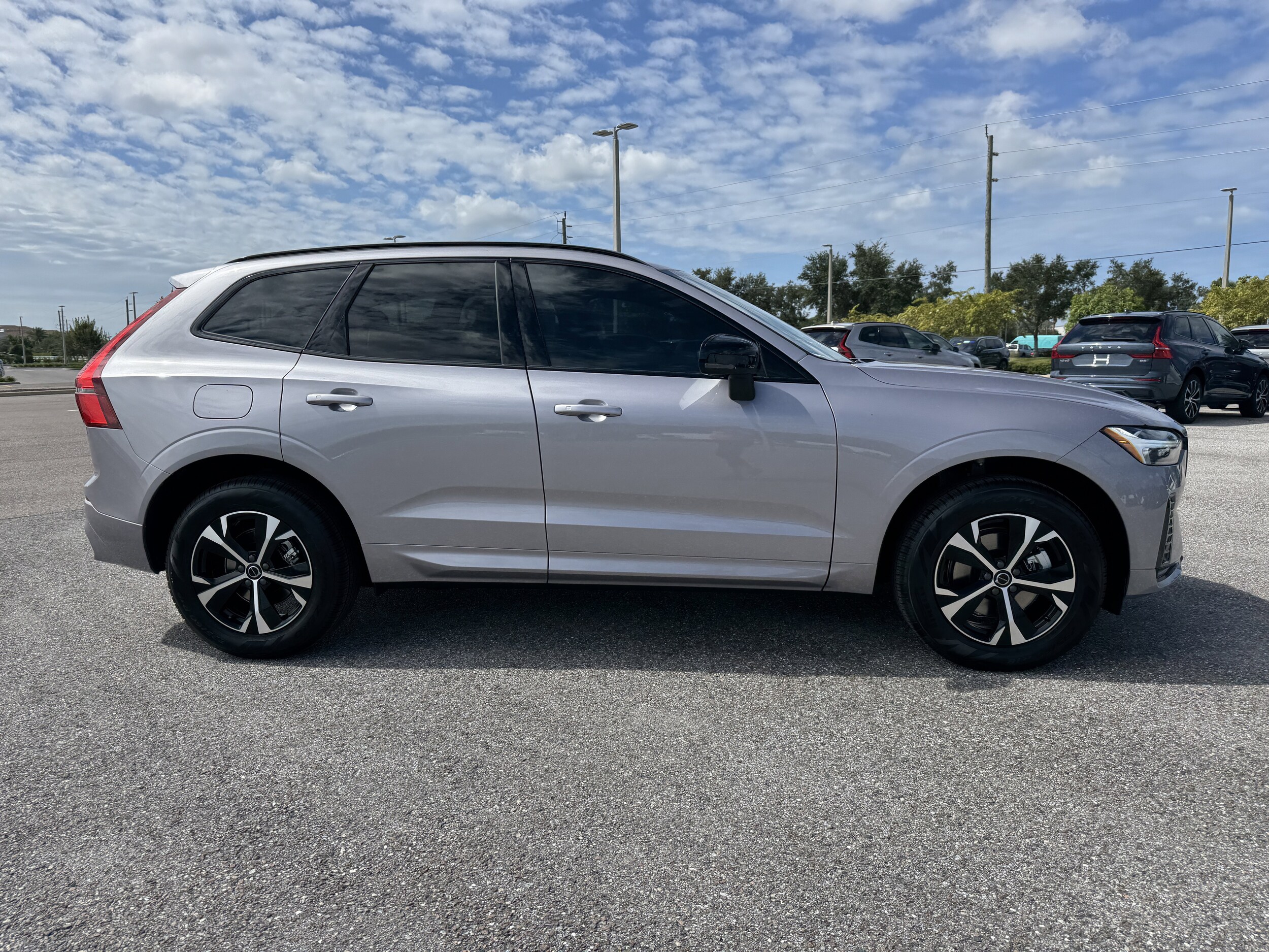 2026 Volvo XC60 B5 Core photo 2