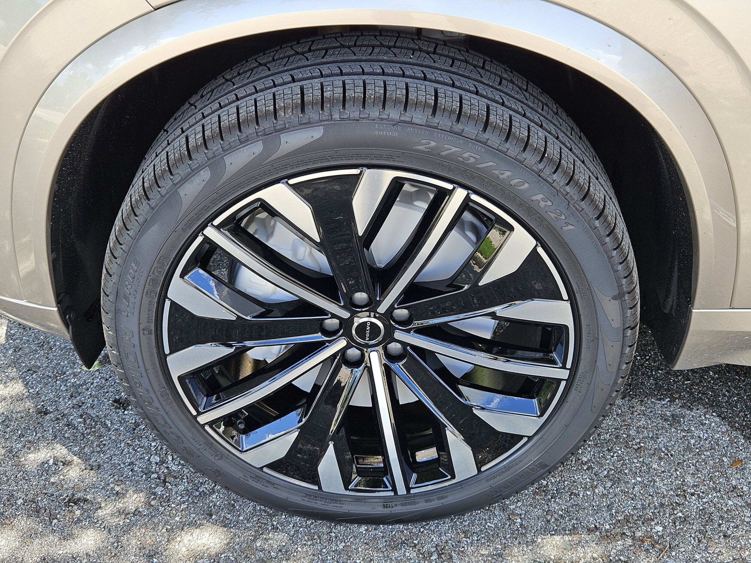 2026 Volvo XC90 Plus - Photo 37