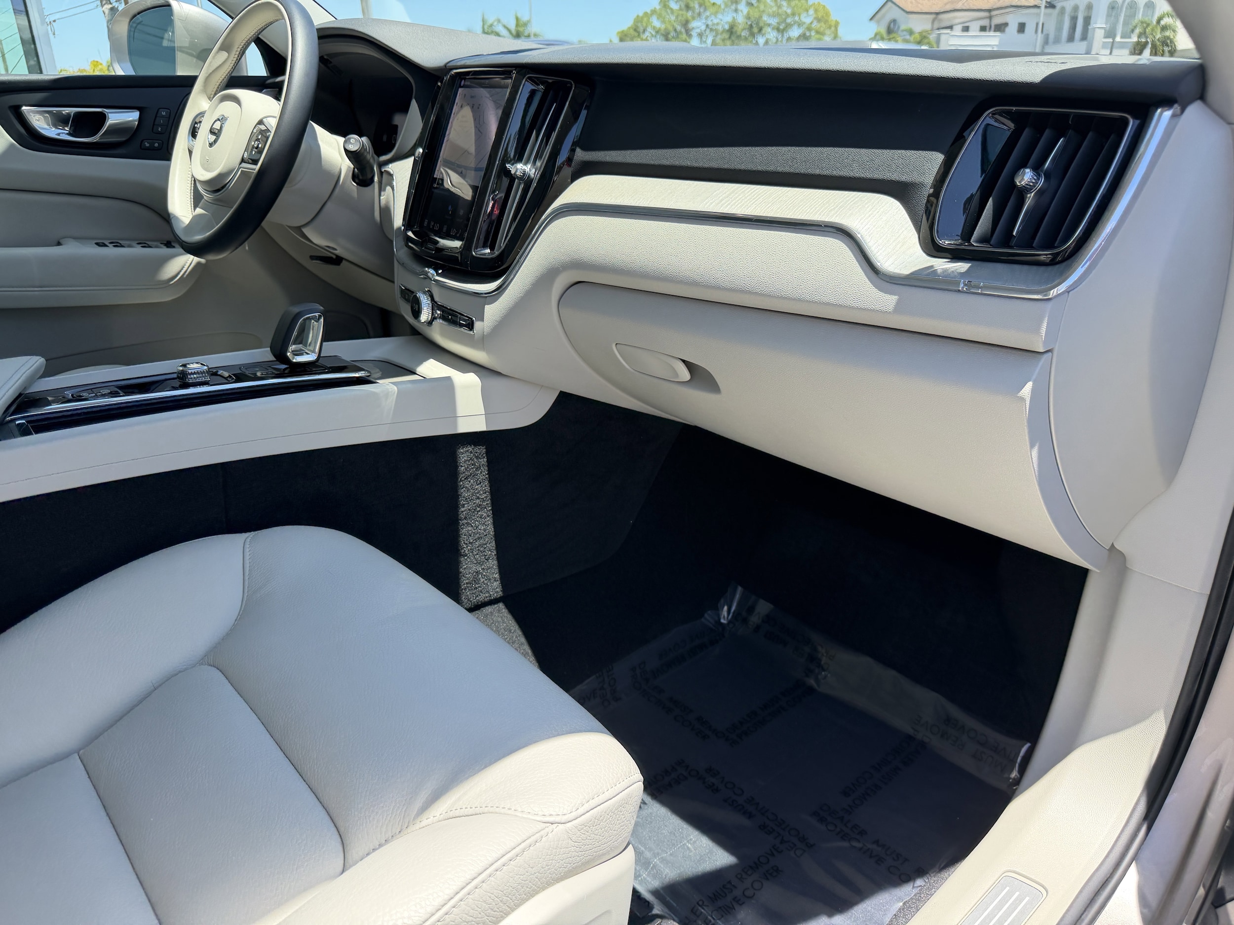 2023 Volvo XC60 Plus - Photo 12