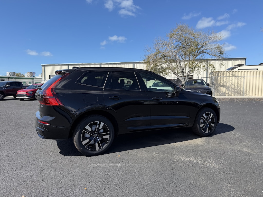 New 2026 Volvo XC60 B5 Core SUV
