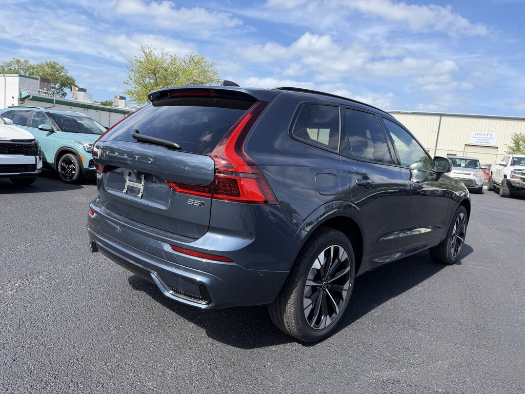 New 2026 Volvo XC60 B5 Plus SUV