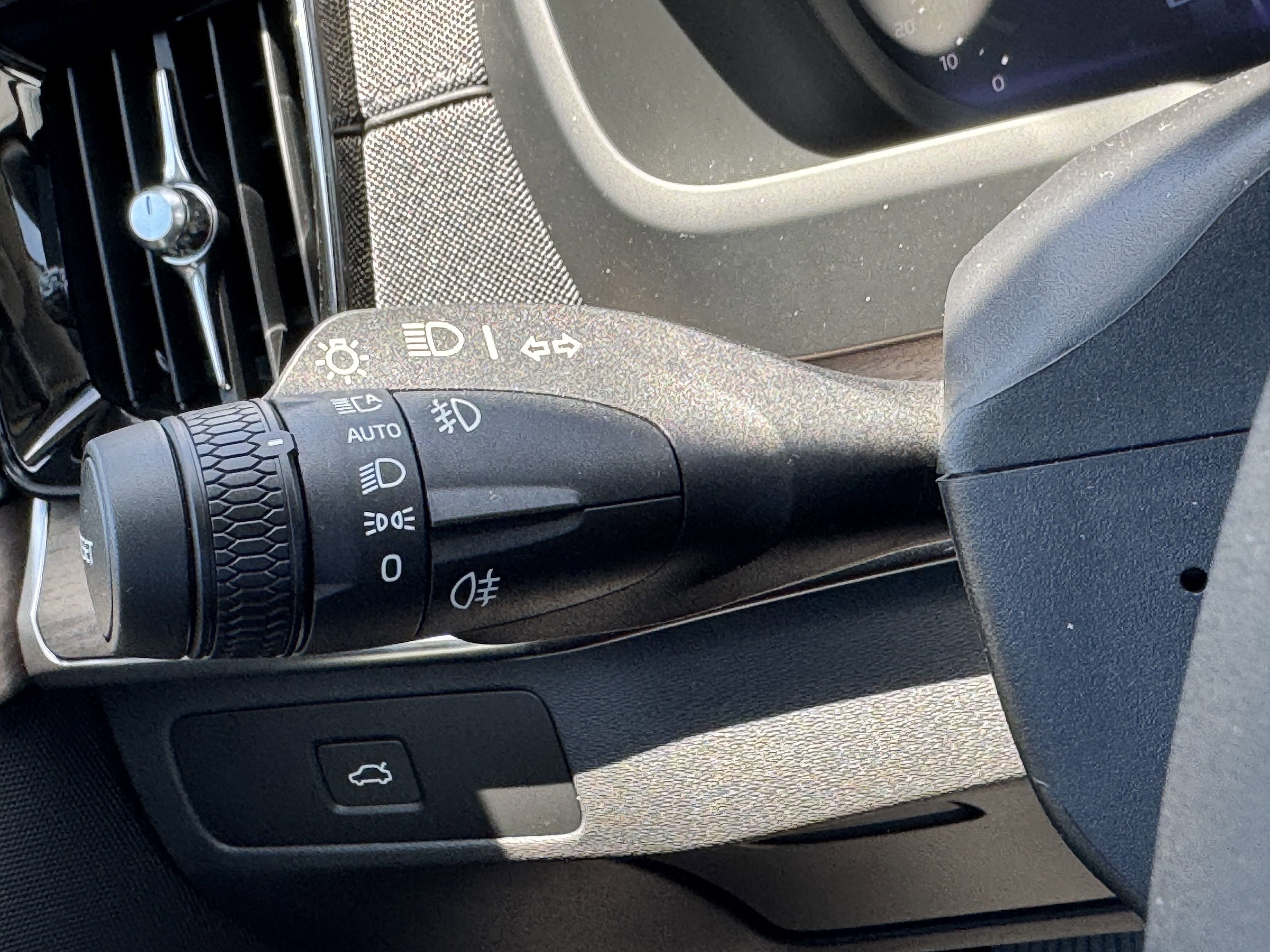 2026 Volvo XC90 Core - Photo 26