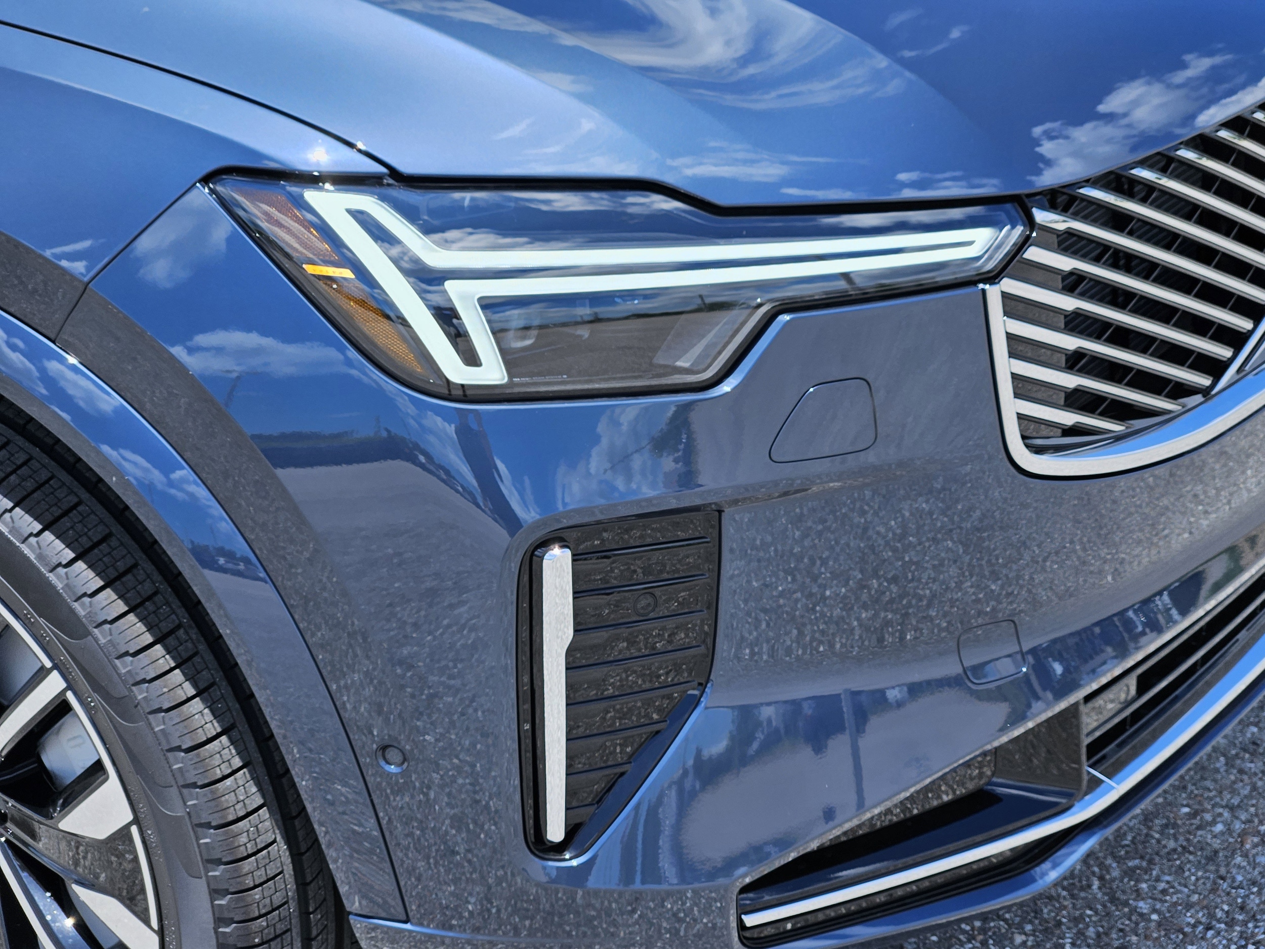 2026 Volvo XC90 Plus - Photo 9