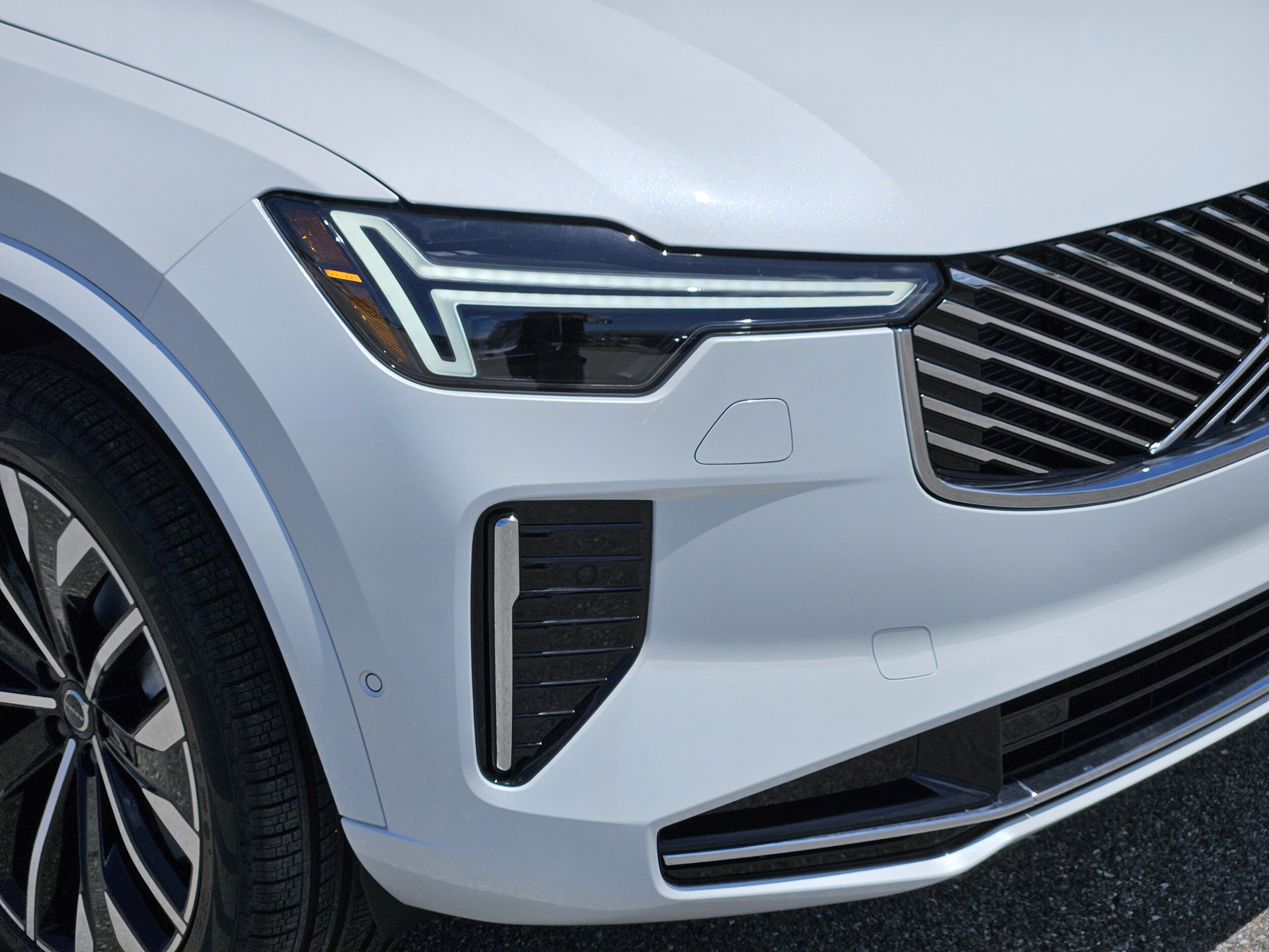 2026 Volvo XC90 Plus - Photo 9