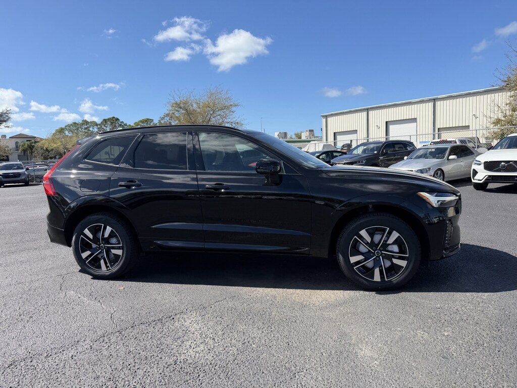 New 2026 Volvo XC60 B5 Core SUV