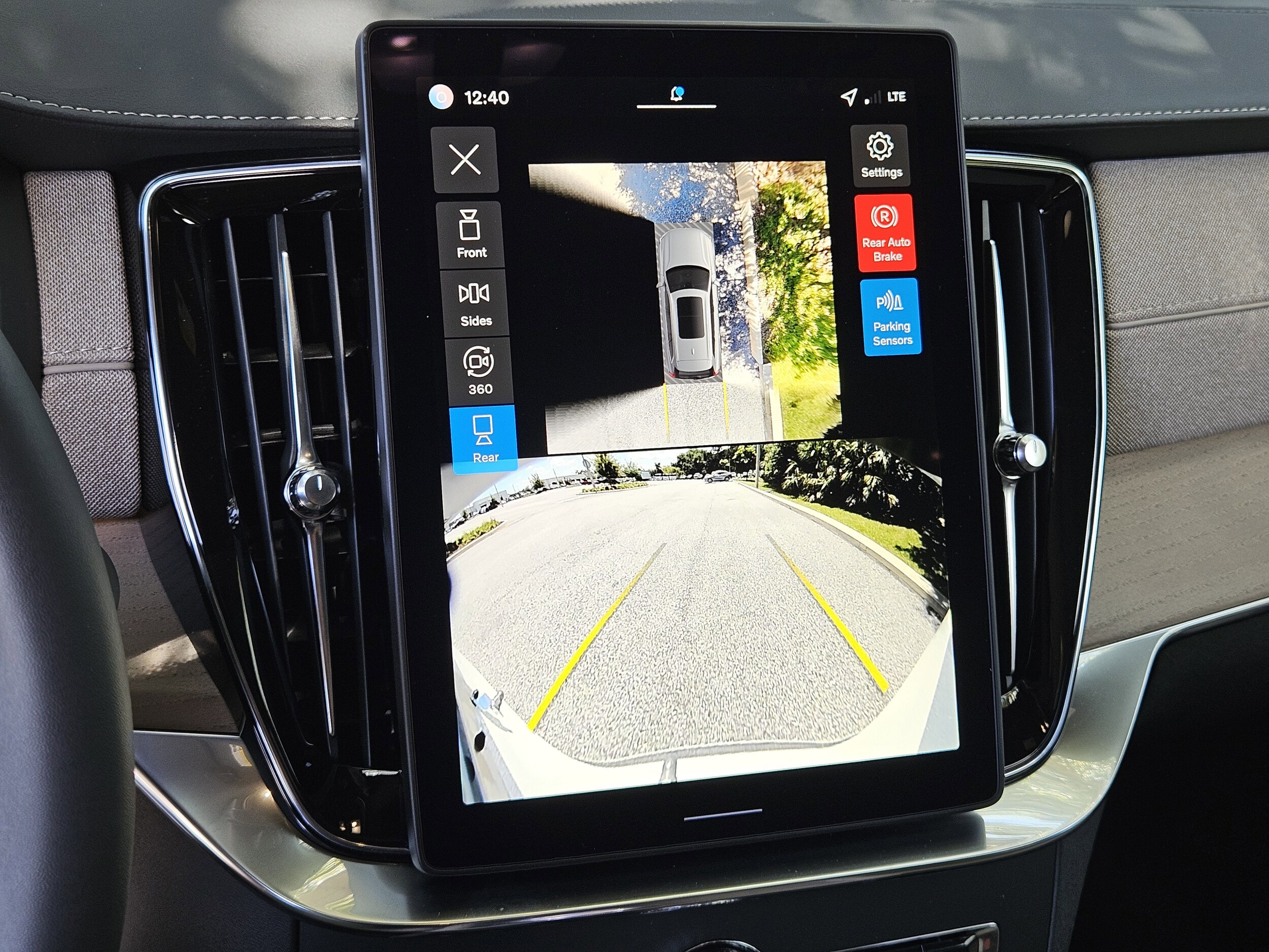 2026 Volvo XC90 Plus - Photo 28