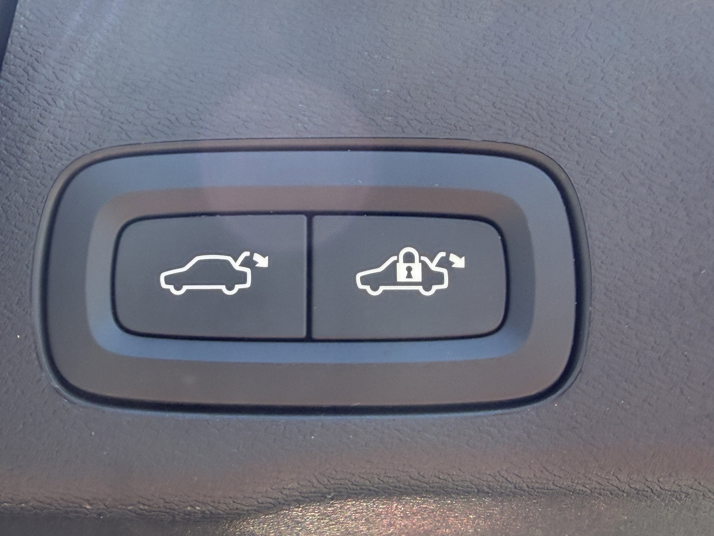 2023 Volvo XC60 Plus - Photo 11