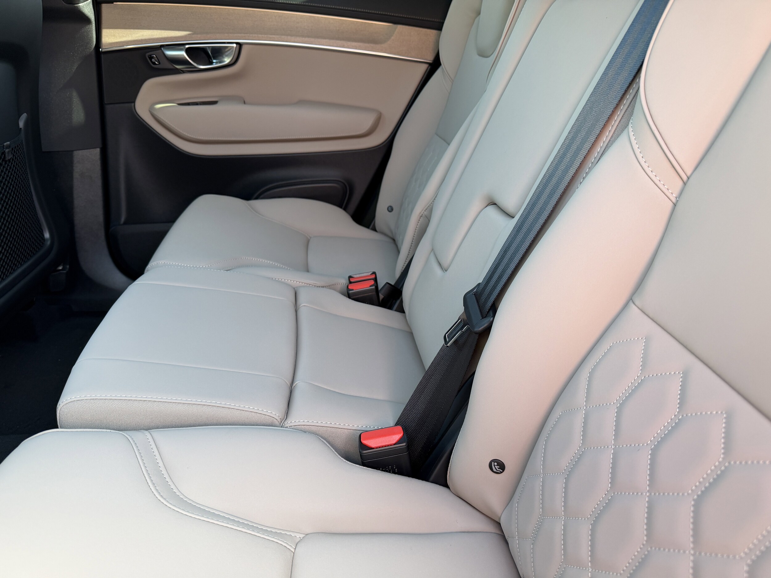 2026 Volvo XC90 Plus - Photo 15