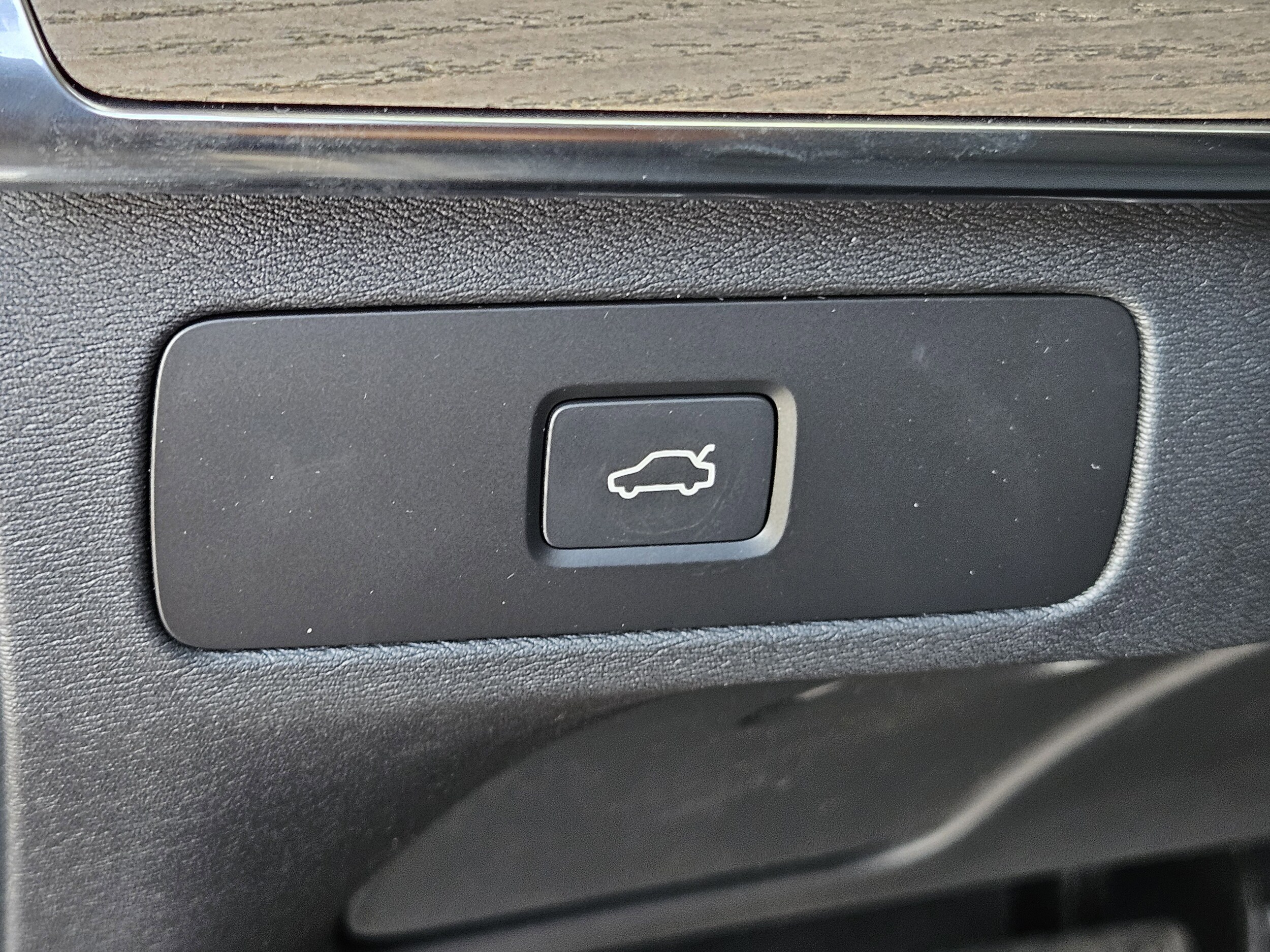 2026 Volvo XC90 Plus - Photo 23