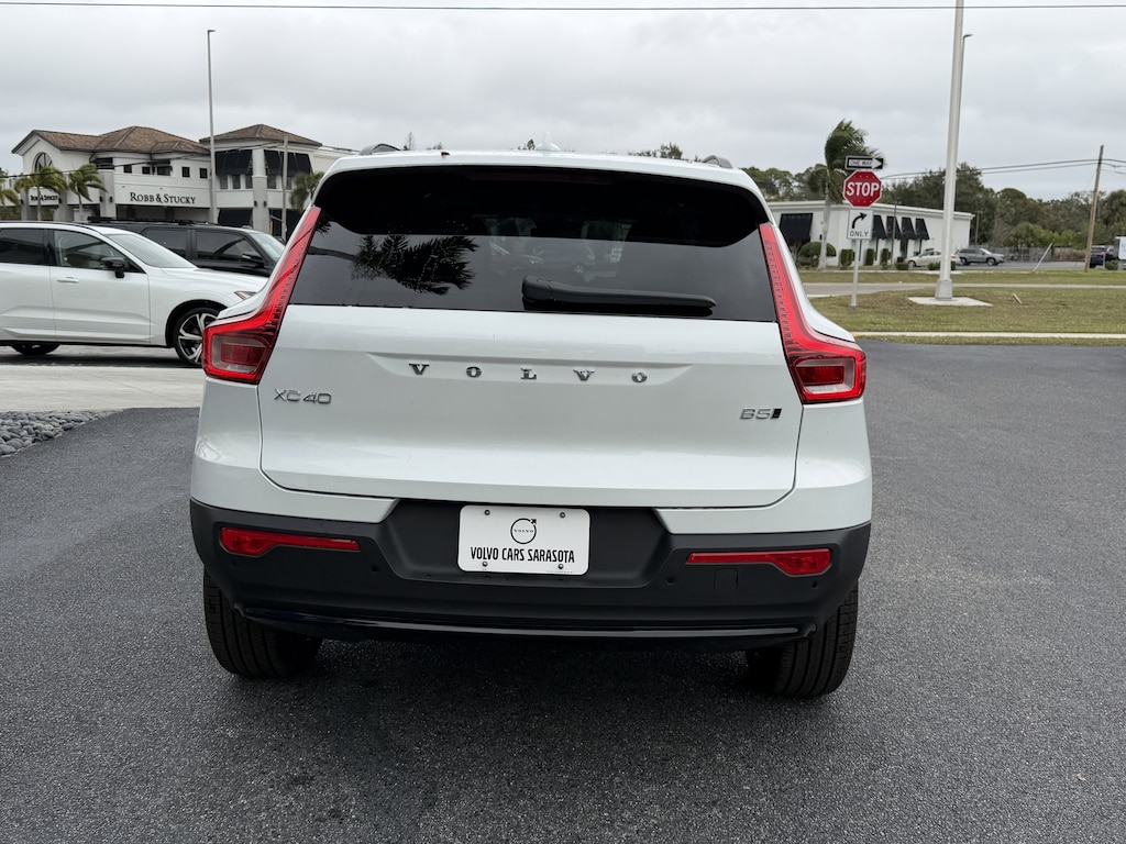 New 2026 Volvo XC40 B5 Ultra SUV