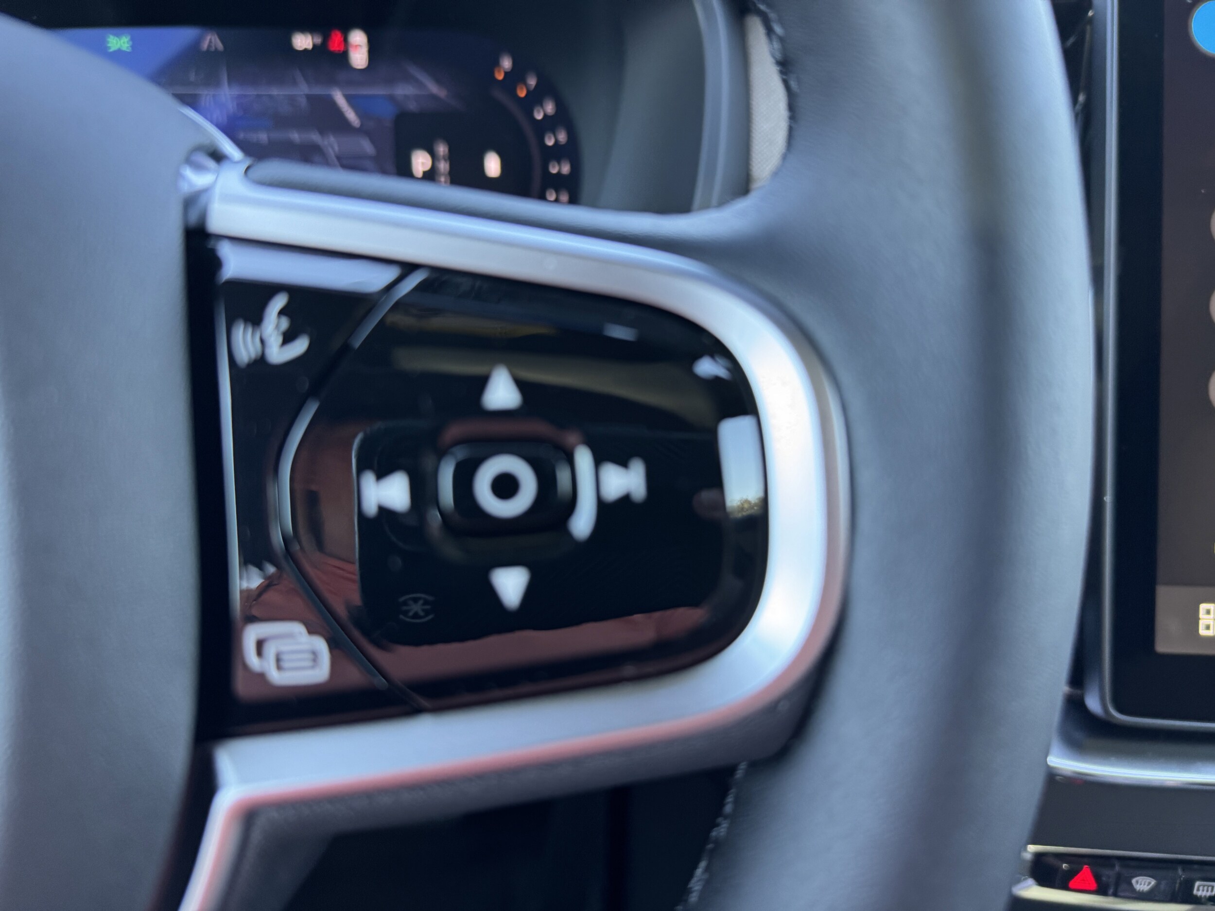 2026 Volvo XC90 Plus - Photo 30