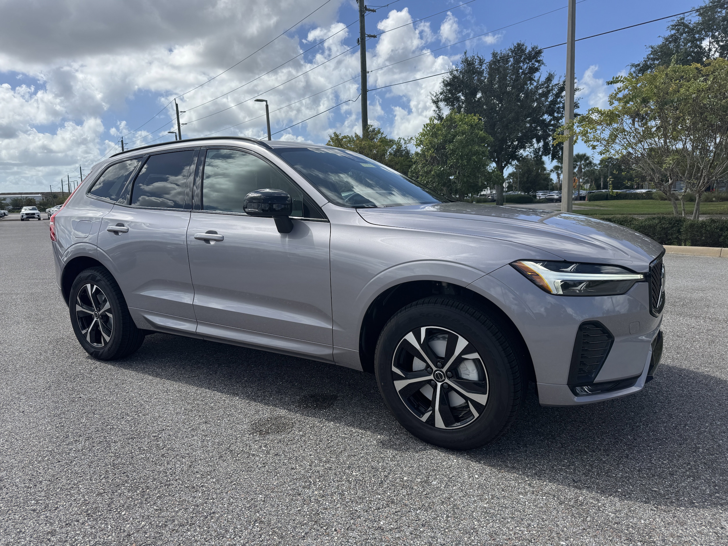 2026 Volvo XC60 Core's photo