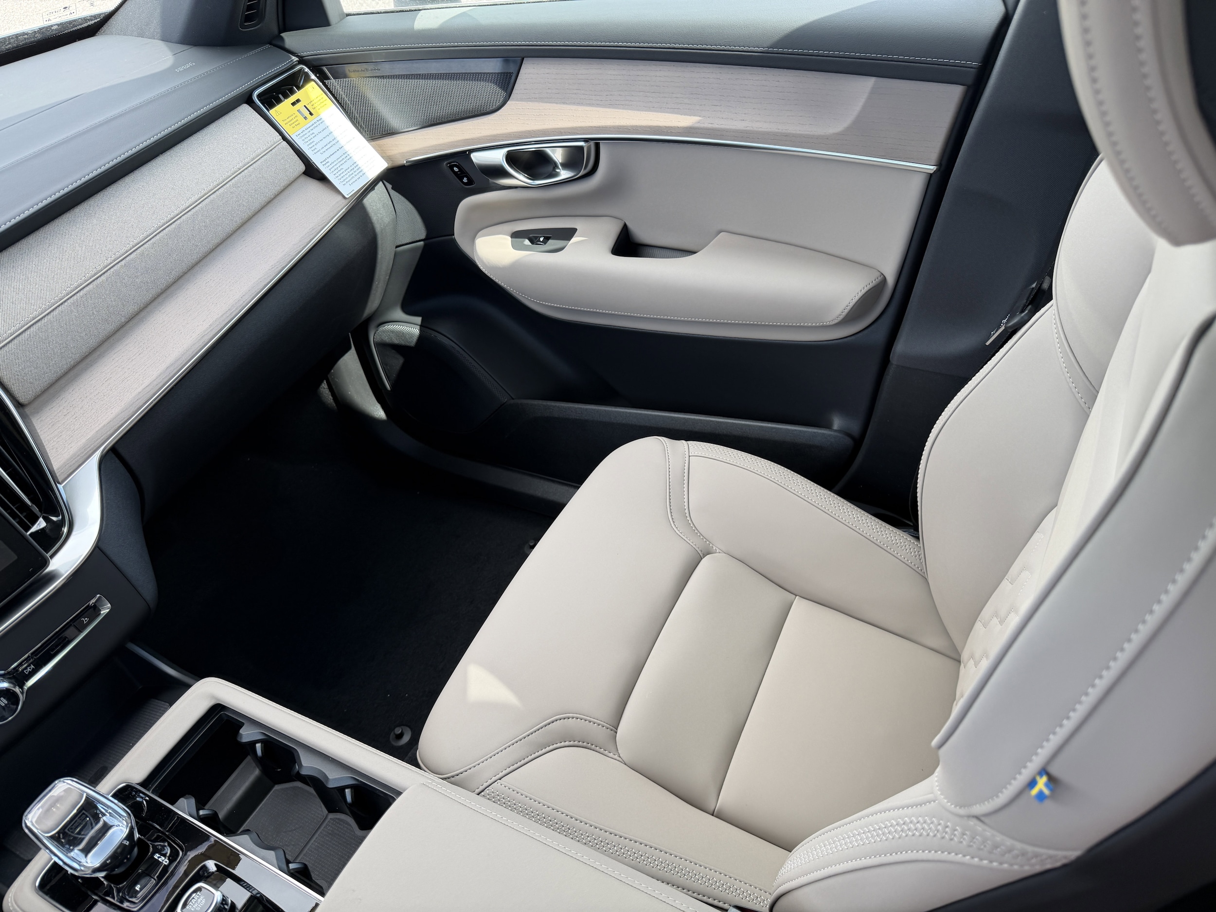 2026 Volvo XC90 Plus - Photo 14